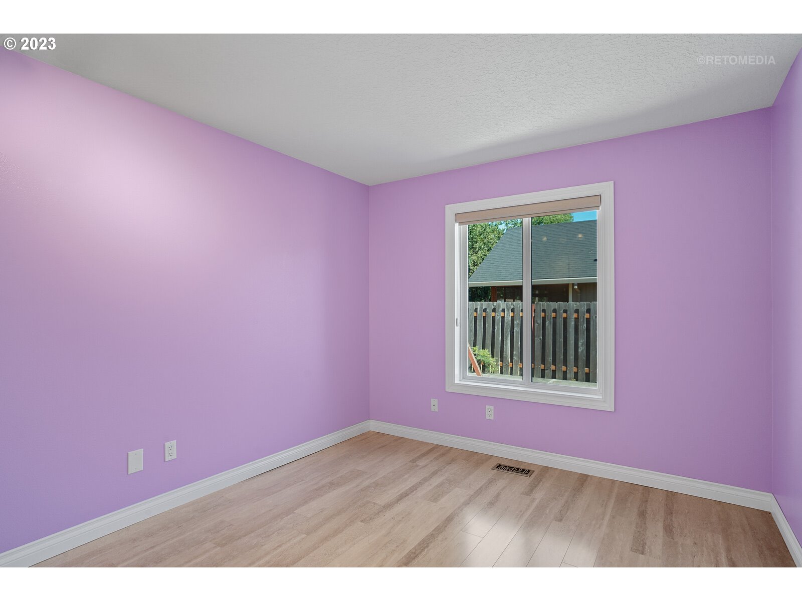 1903 N VALERI DR