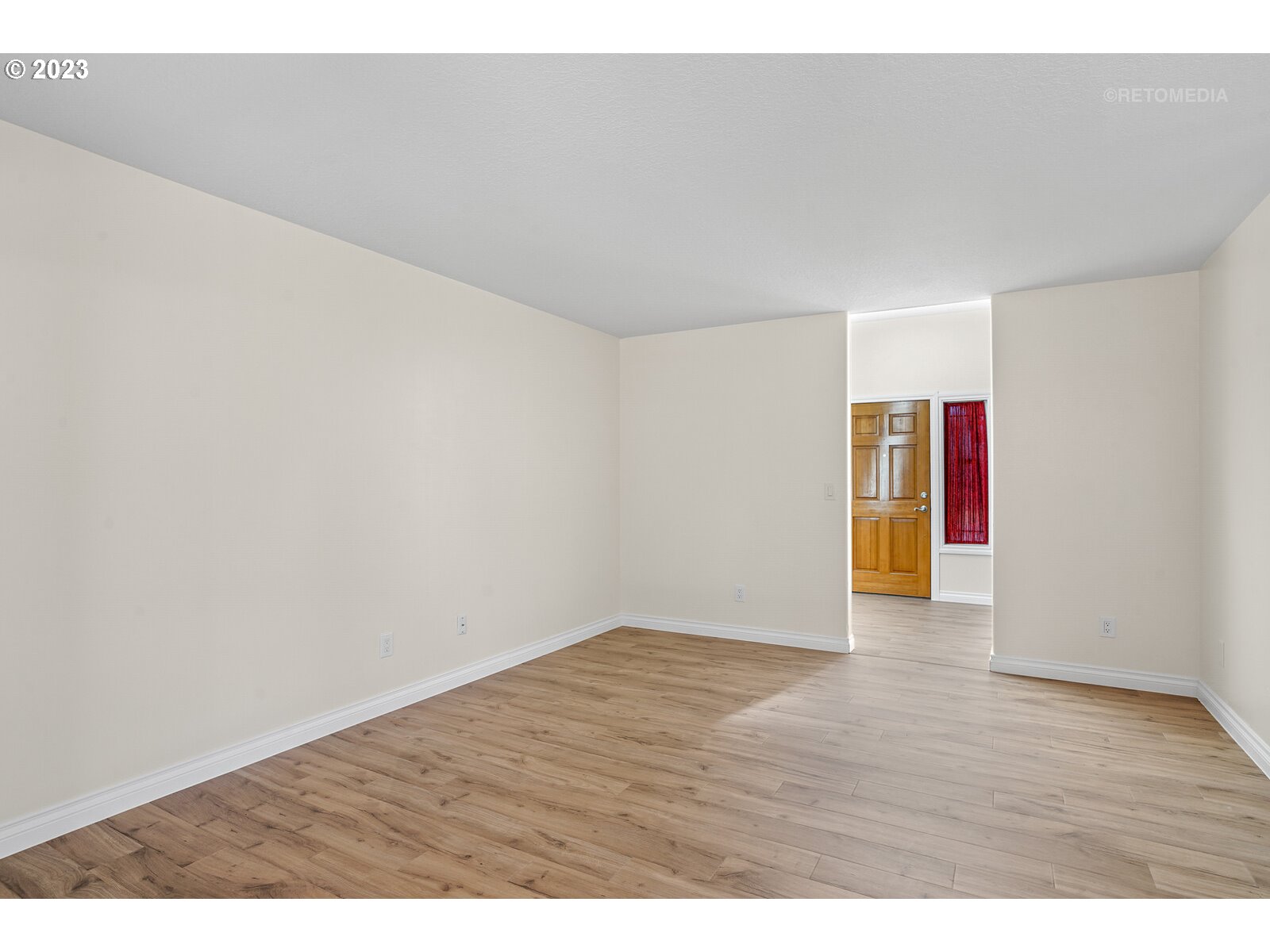 1903 N VALERI DR