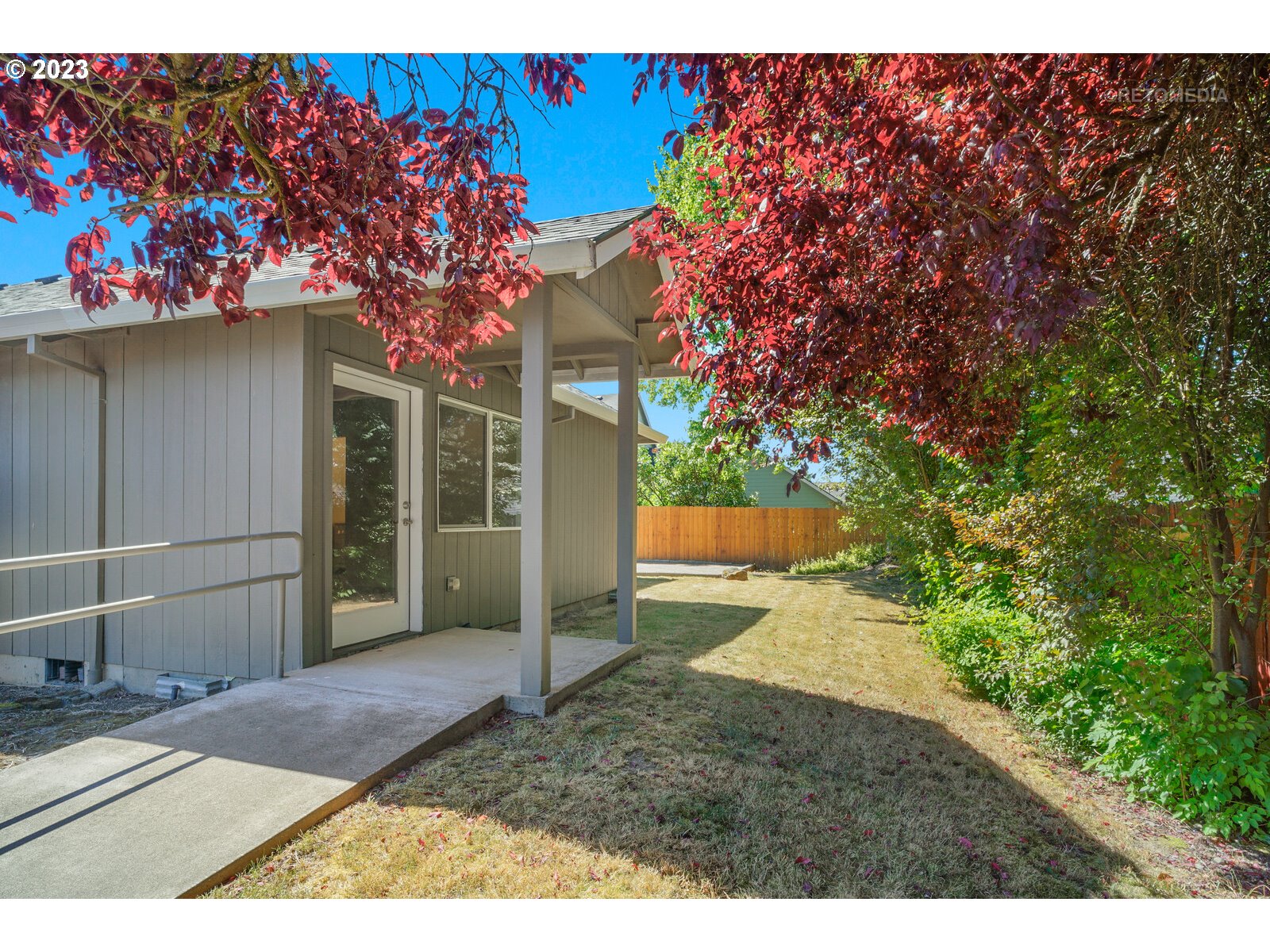 1903 N VALERI DR