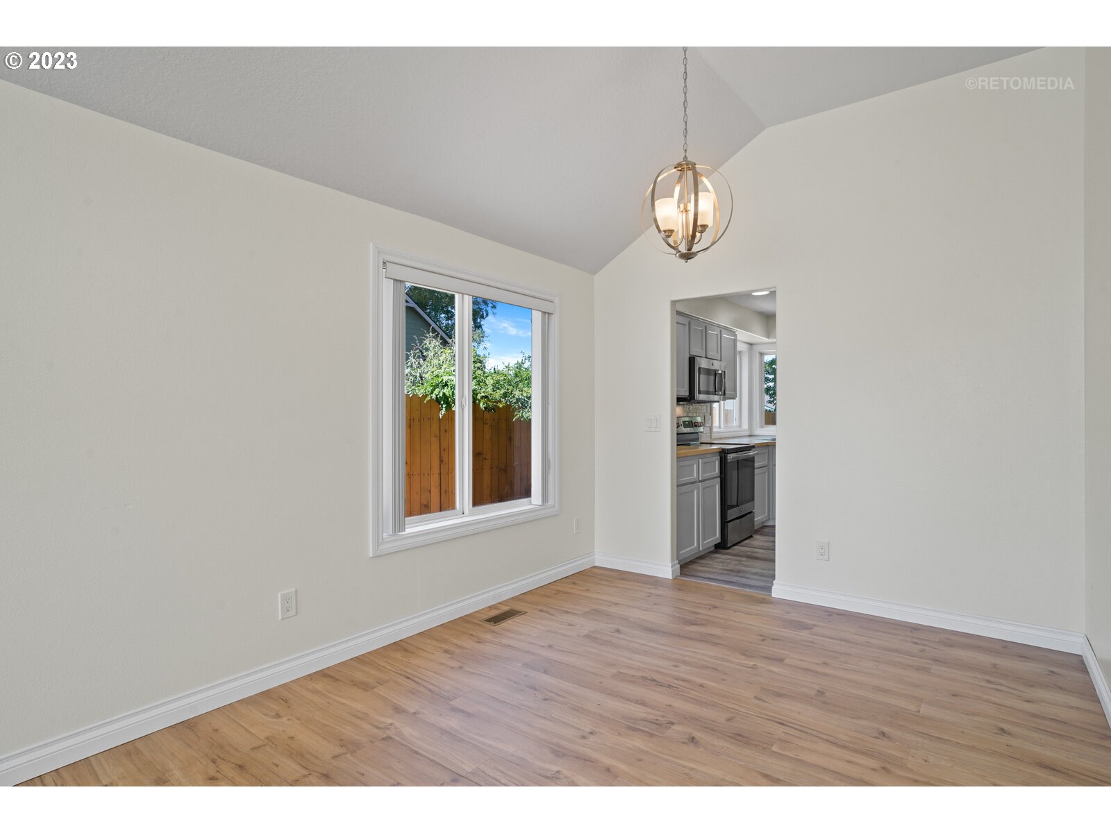 1903 N VALERI DR