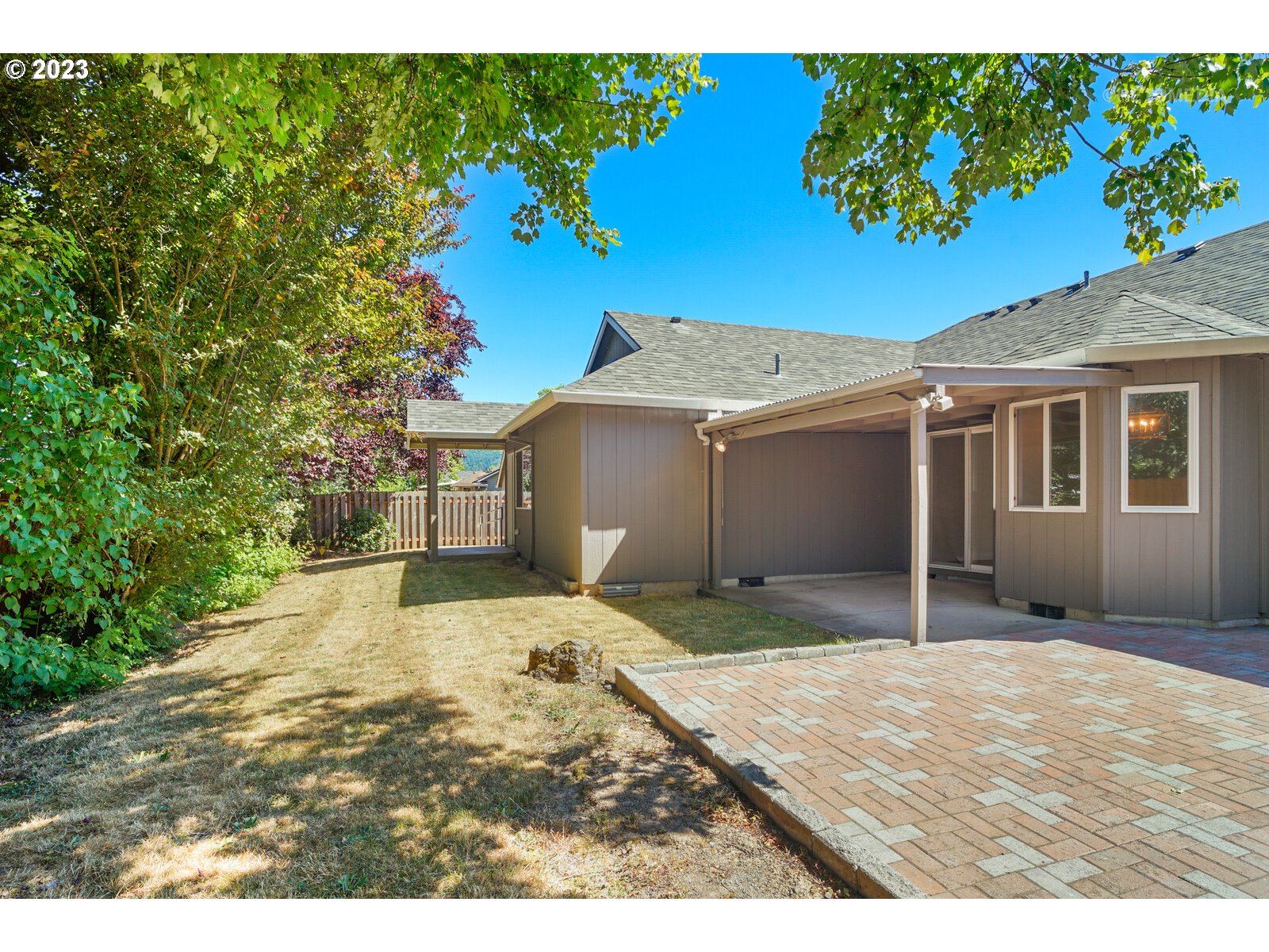 1903 N VALERI DR