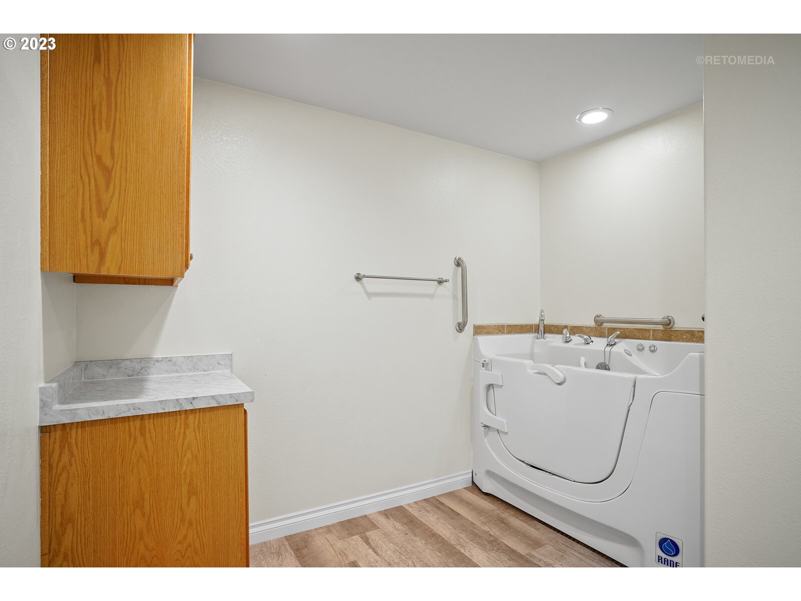 1903 N VALERI DR