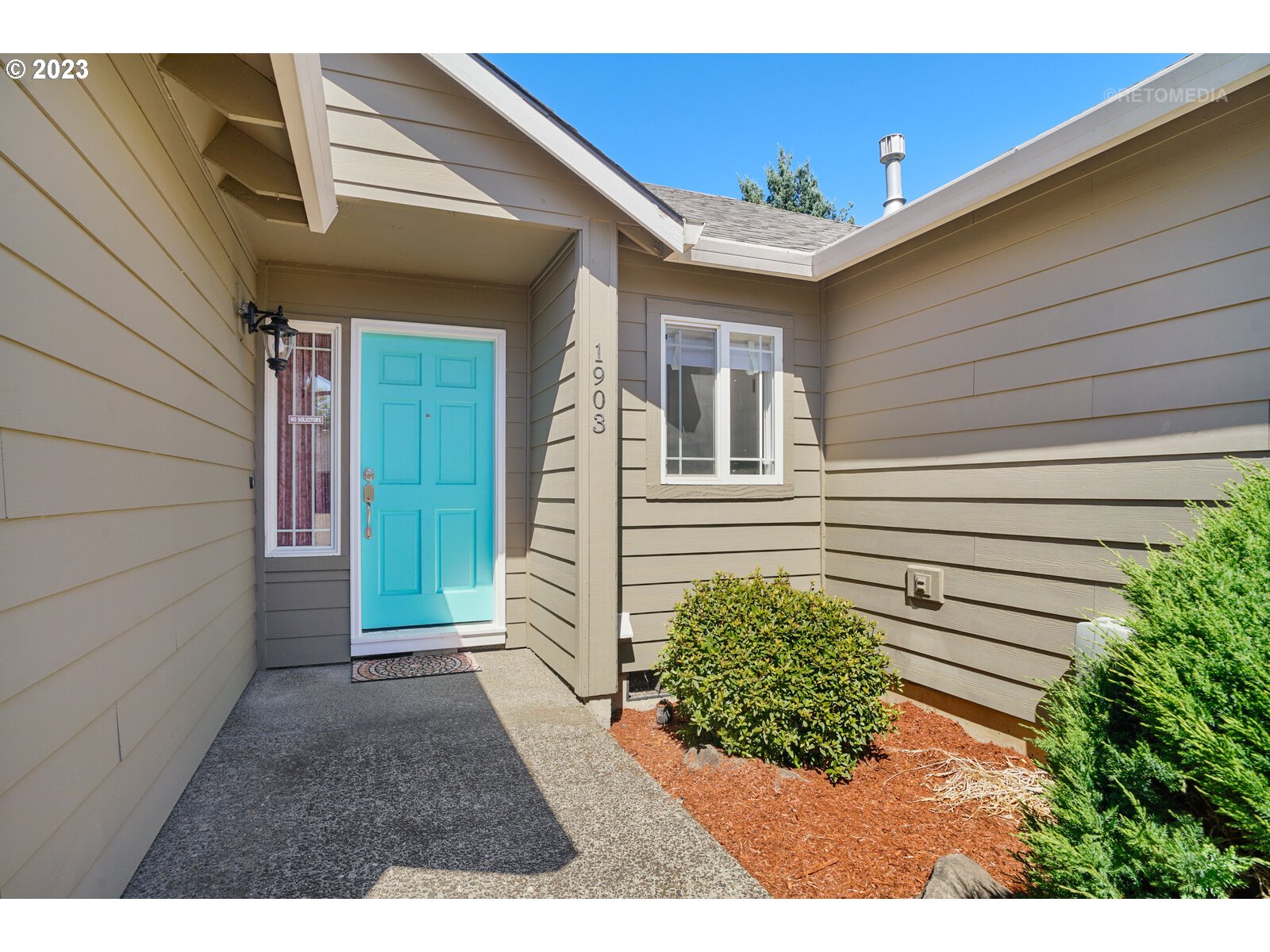 1903 N VALERI DR