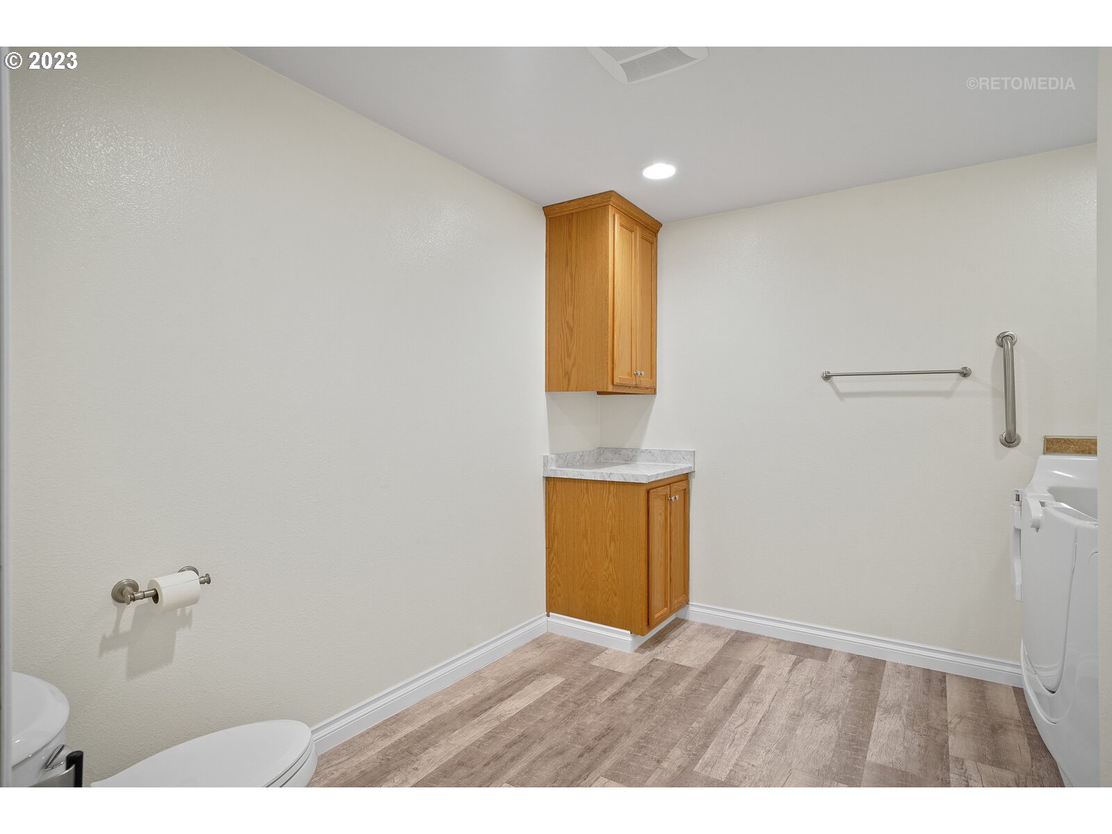 1903 N VALERI DR