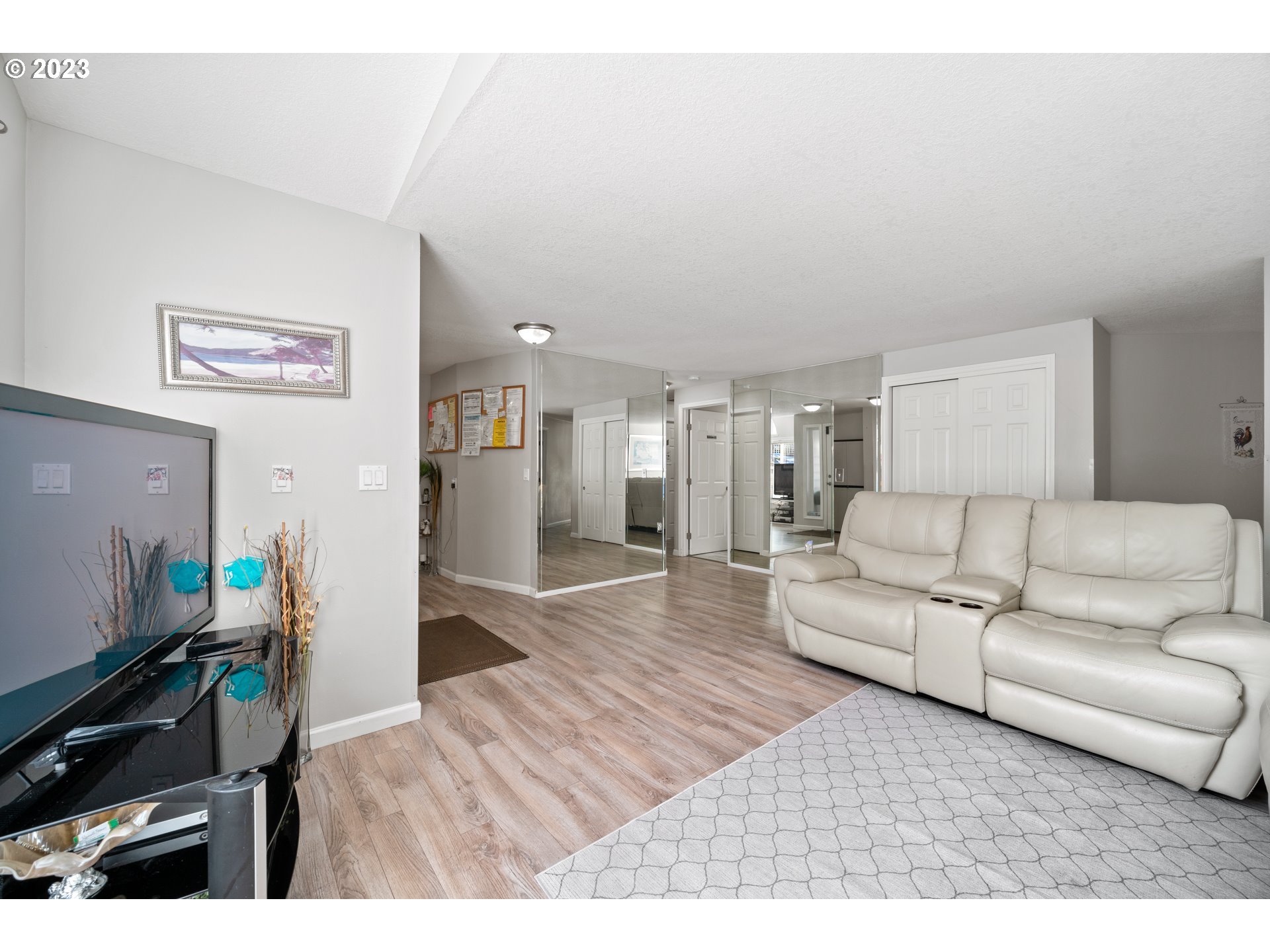 206 NW 98TH CIR