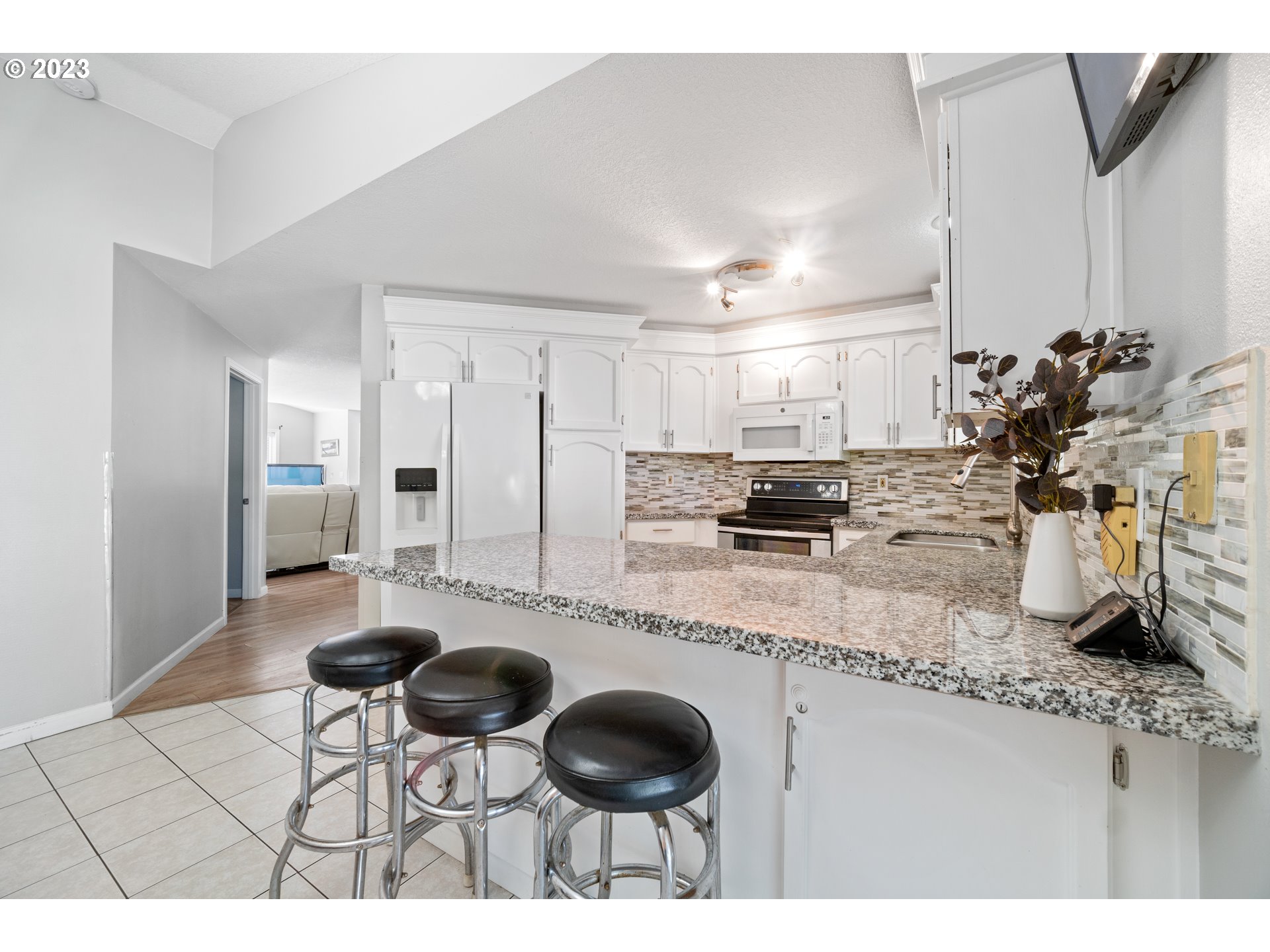 206 NW 98TH CIR