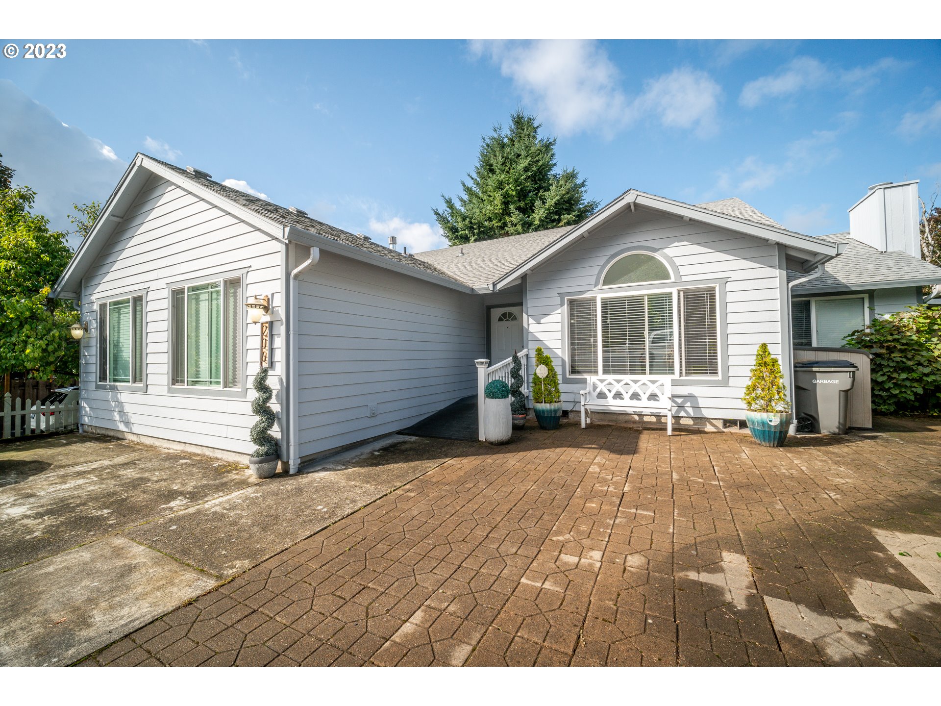 206 NW 98TH CIR