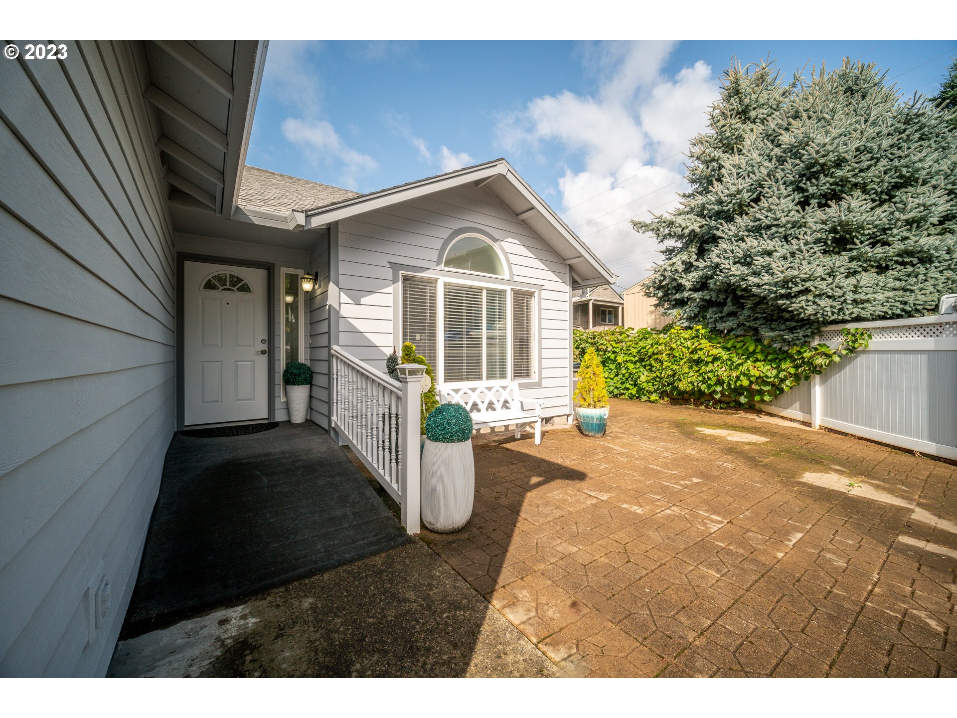 206 NW 98TH CIR