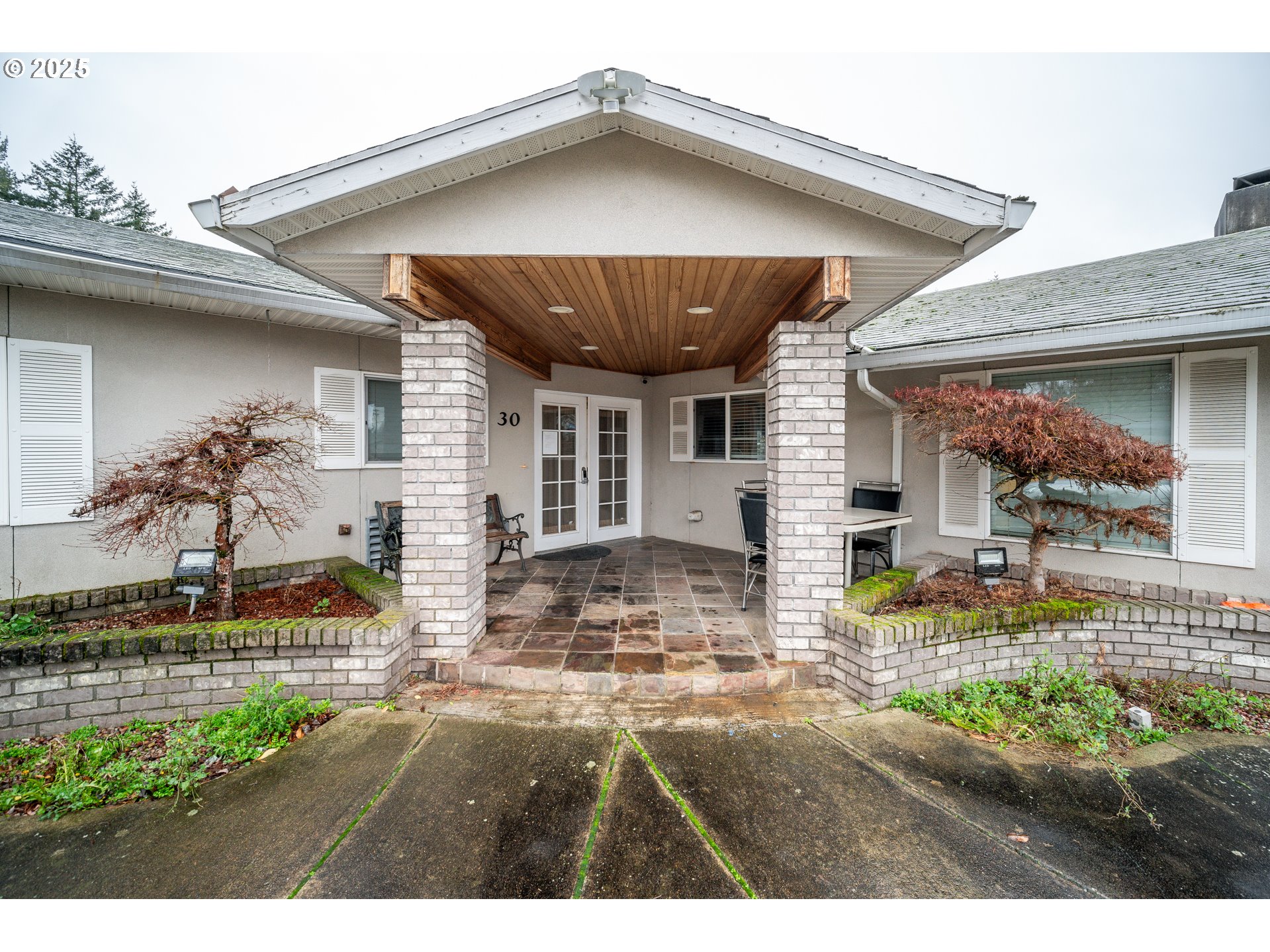 30 NE 125TH PL