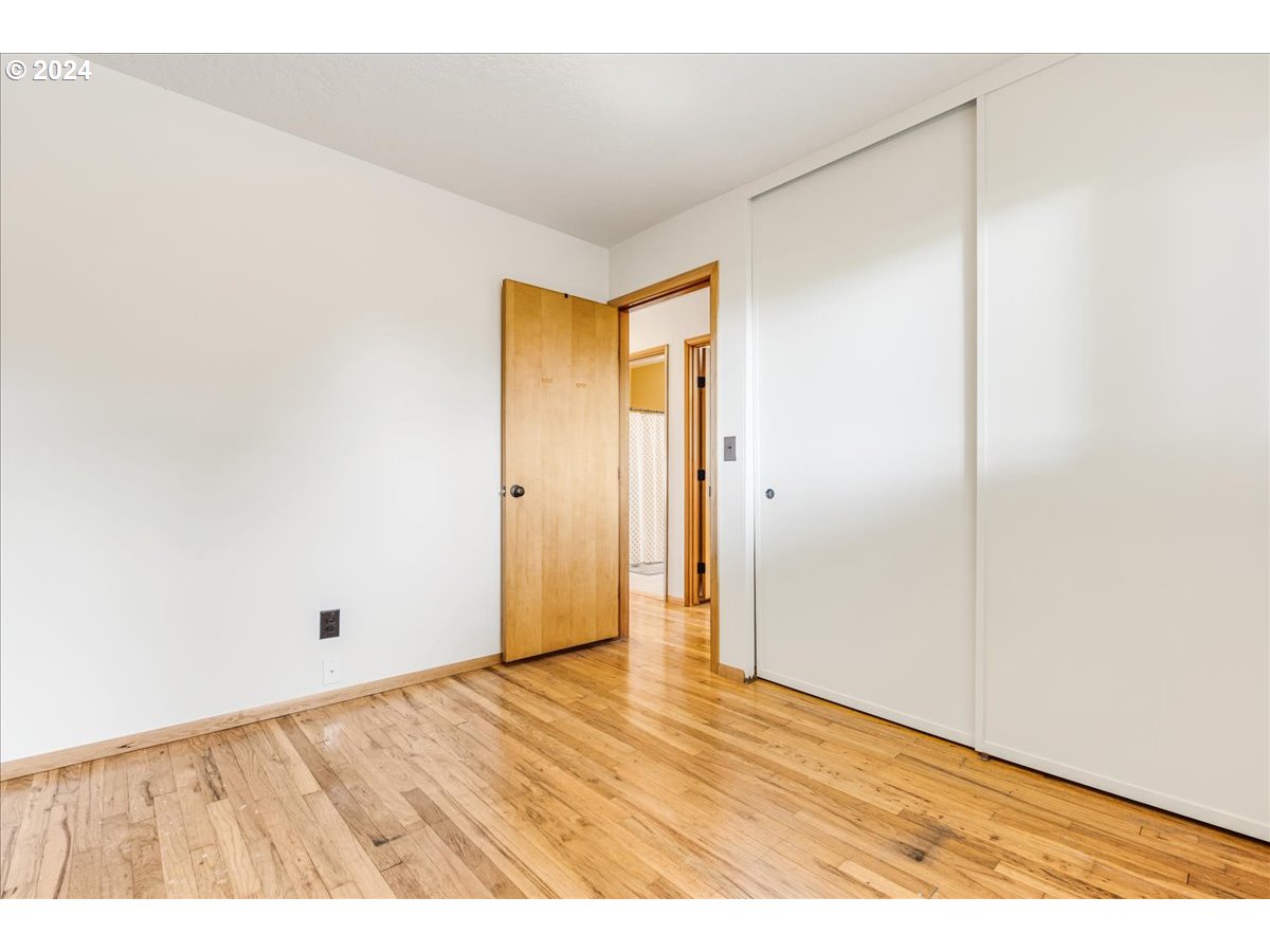 12216 SE SEQUOIA AVE