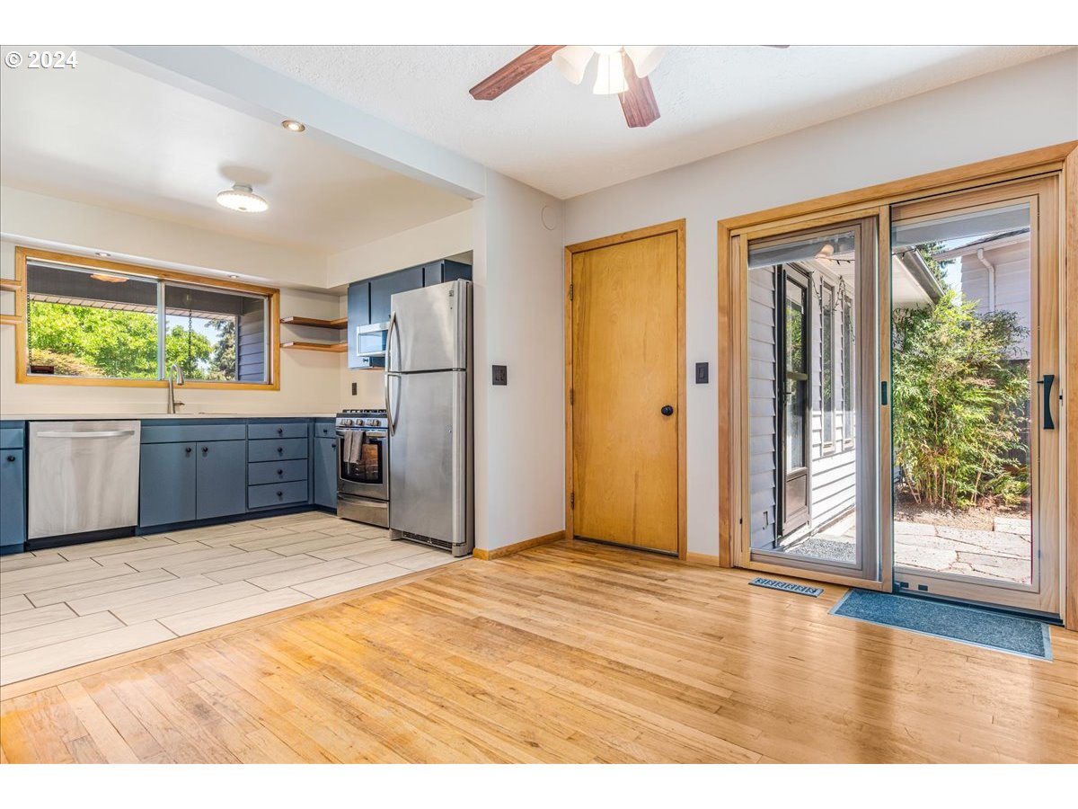 12216 SE SEQUOIA AVE