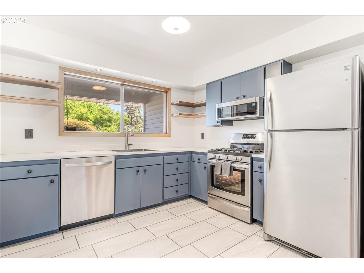 12216 SE SEQUOIA AVE