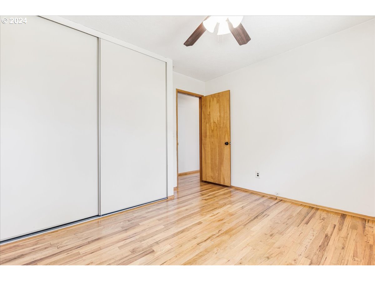 12216 SE SEQUOIA AVE