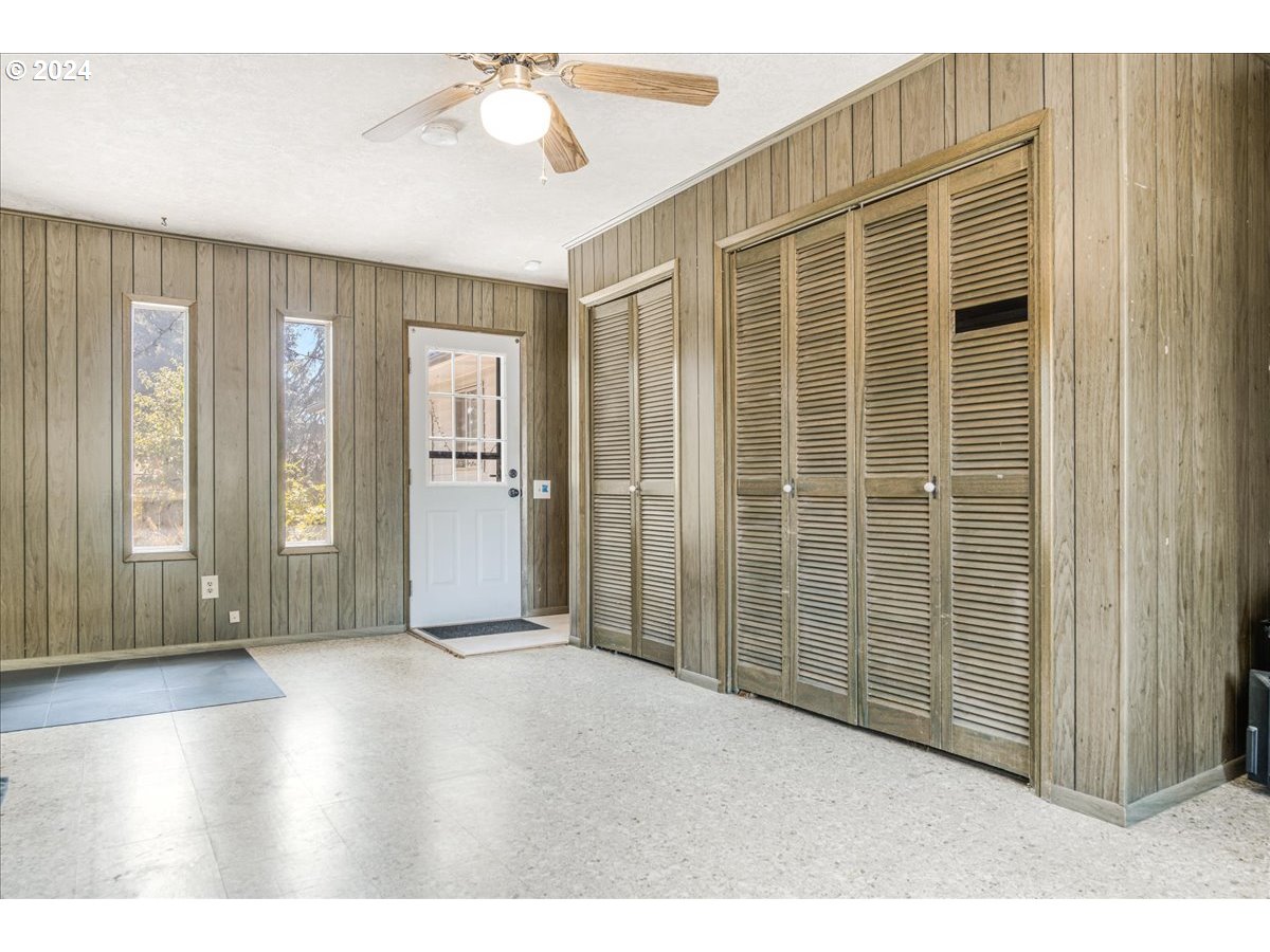 12216 SE SEQUOIA AVE