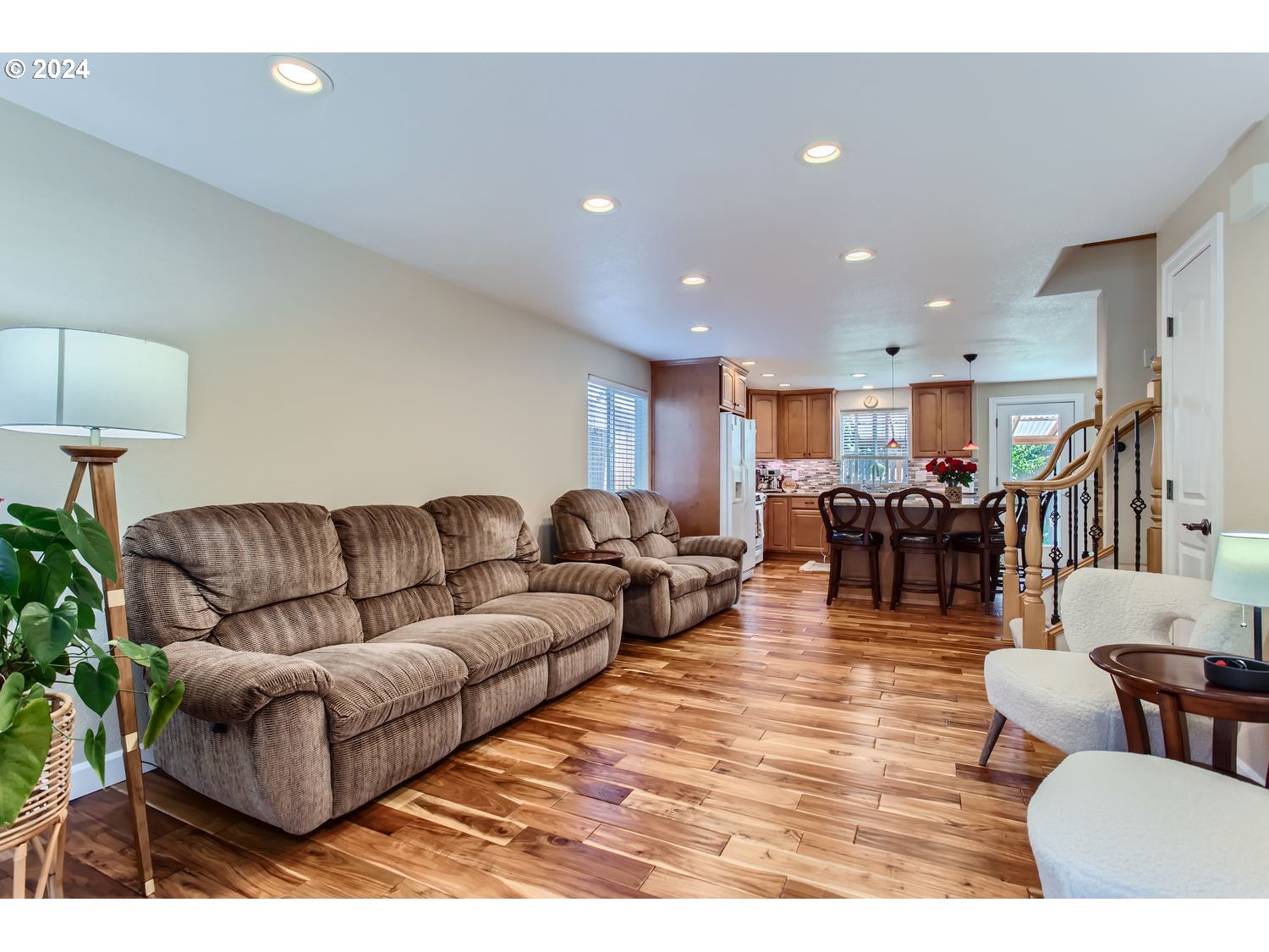 682 NE 165TH AVE