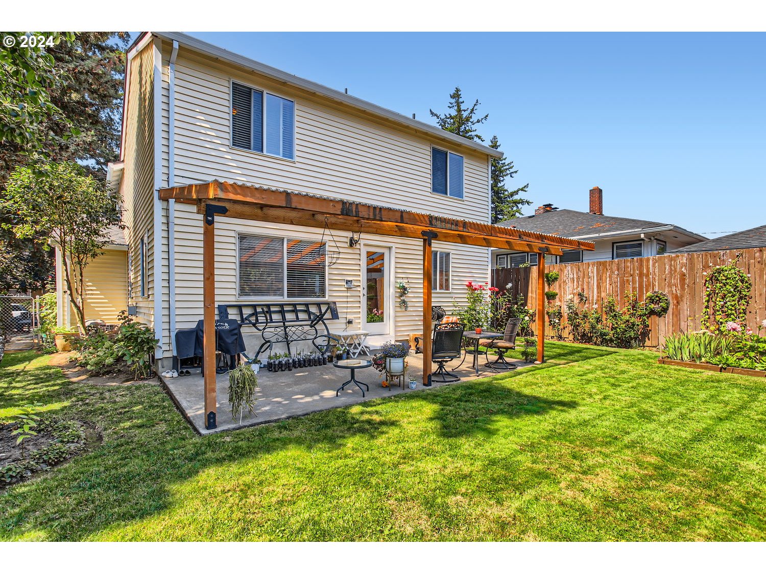 682 NE 165TH AVE
