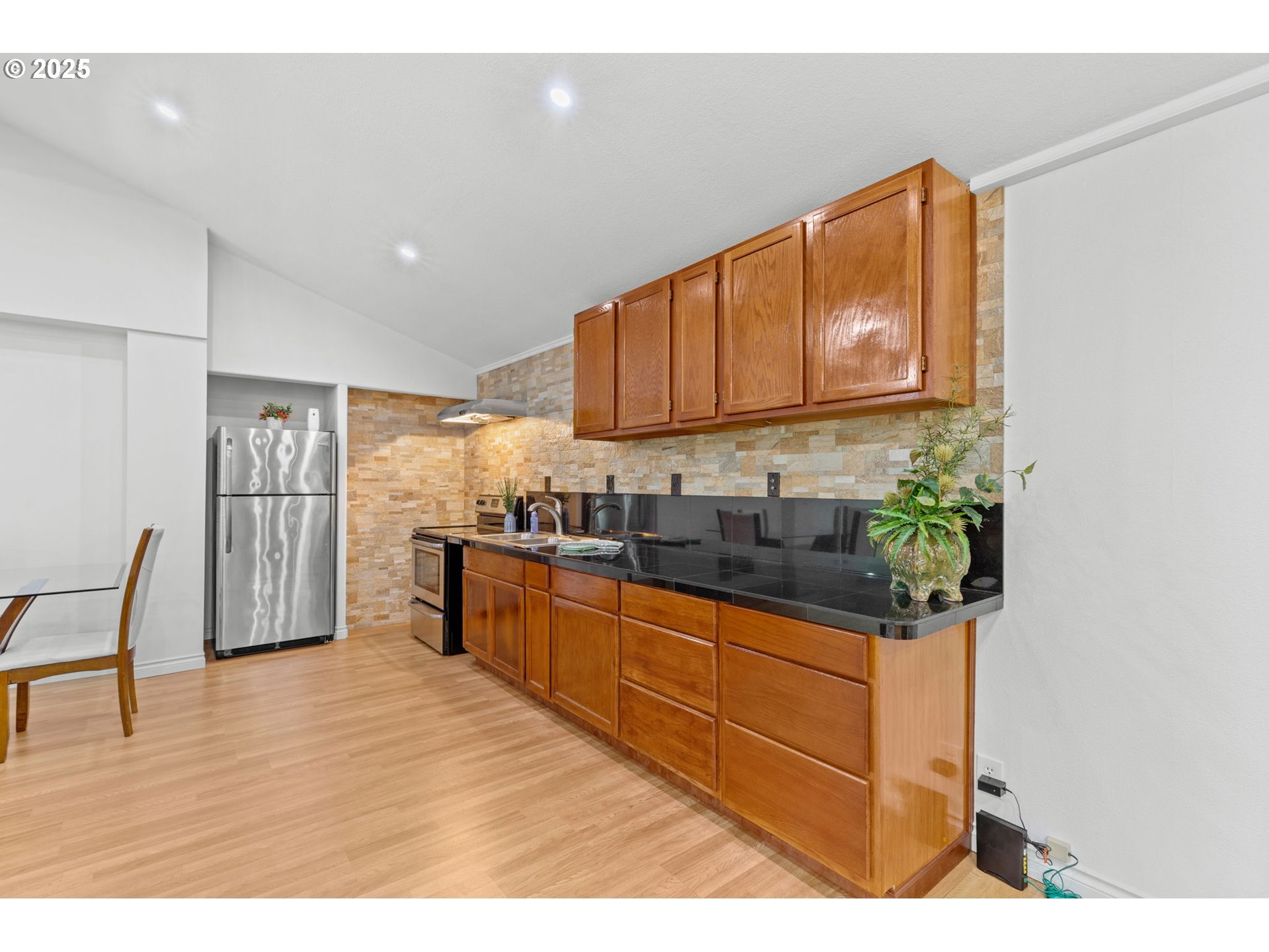 1000 S KING ST