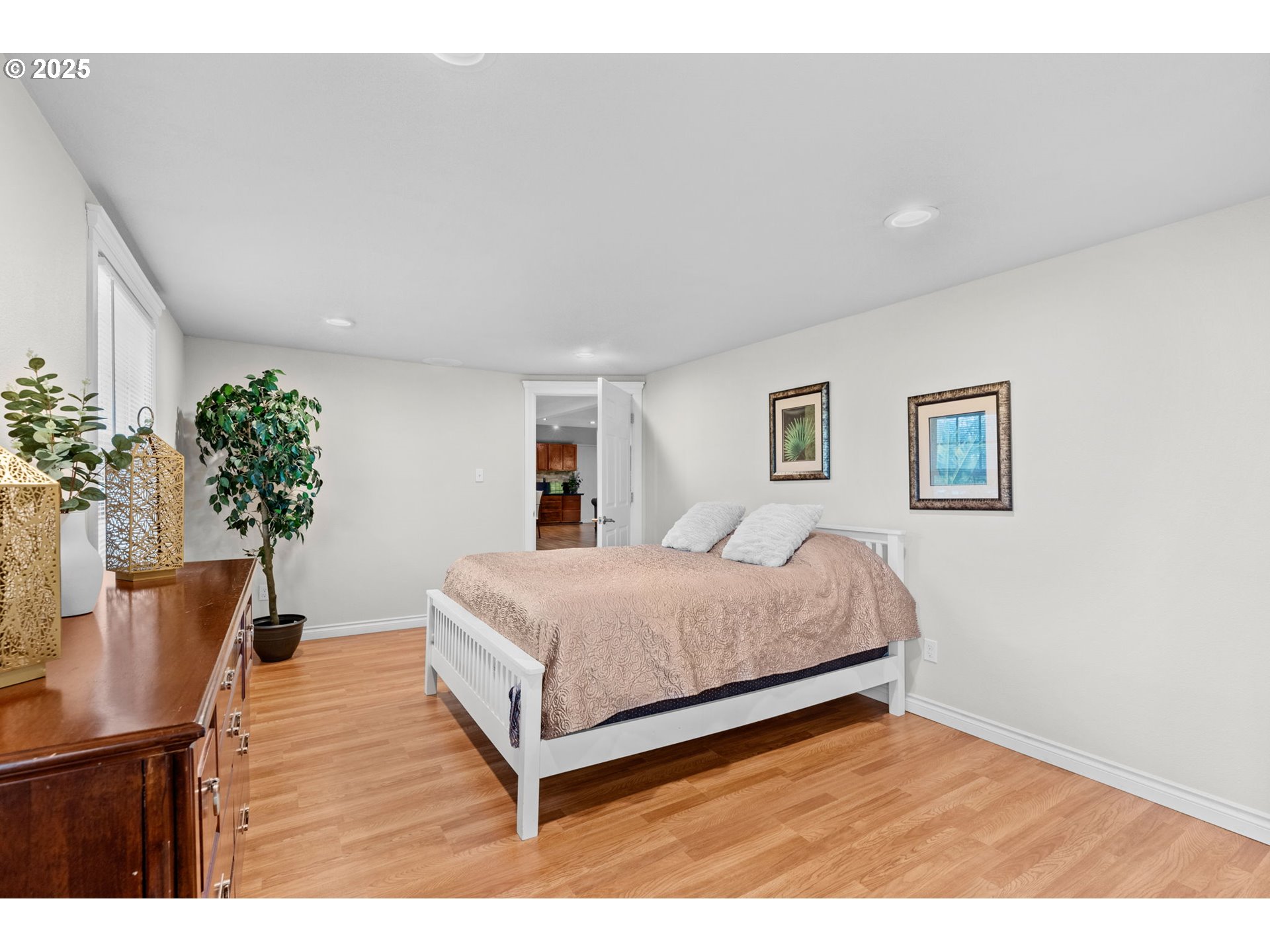 1000 S KING ST