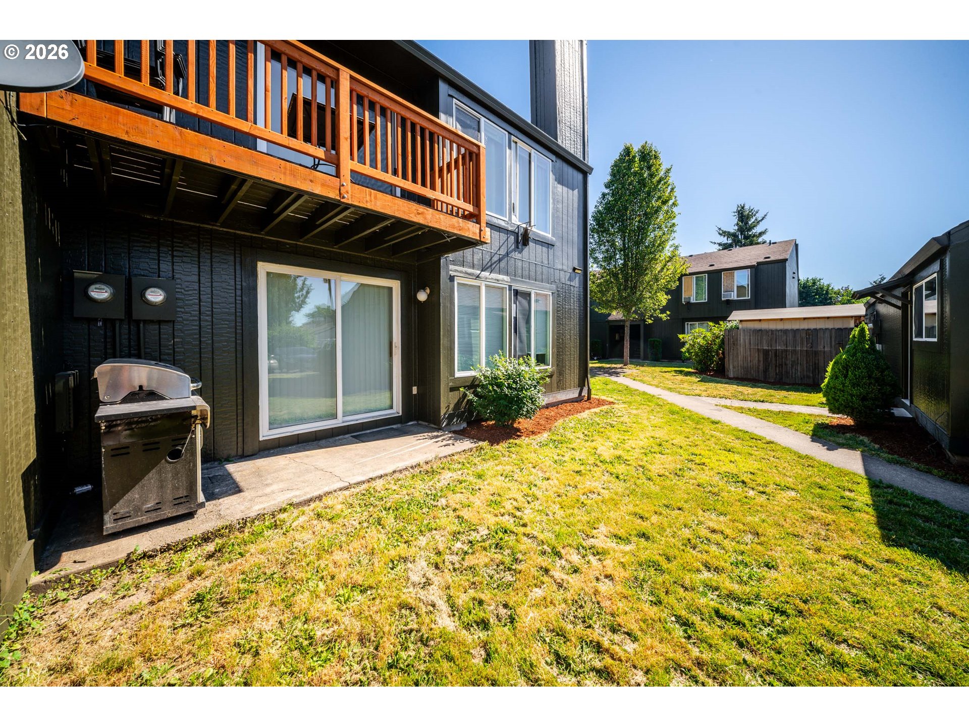 1046 NE 17TH AVE