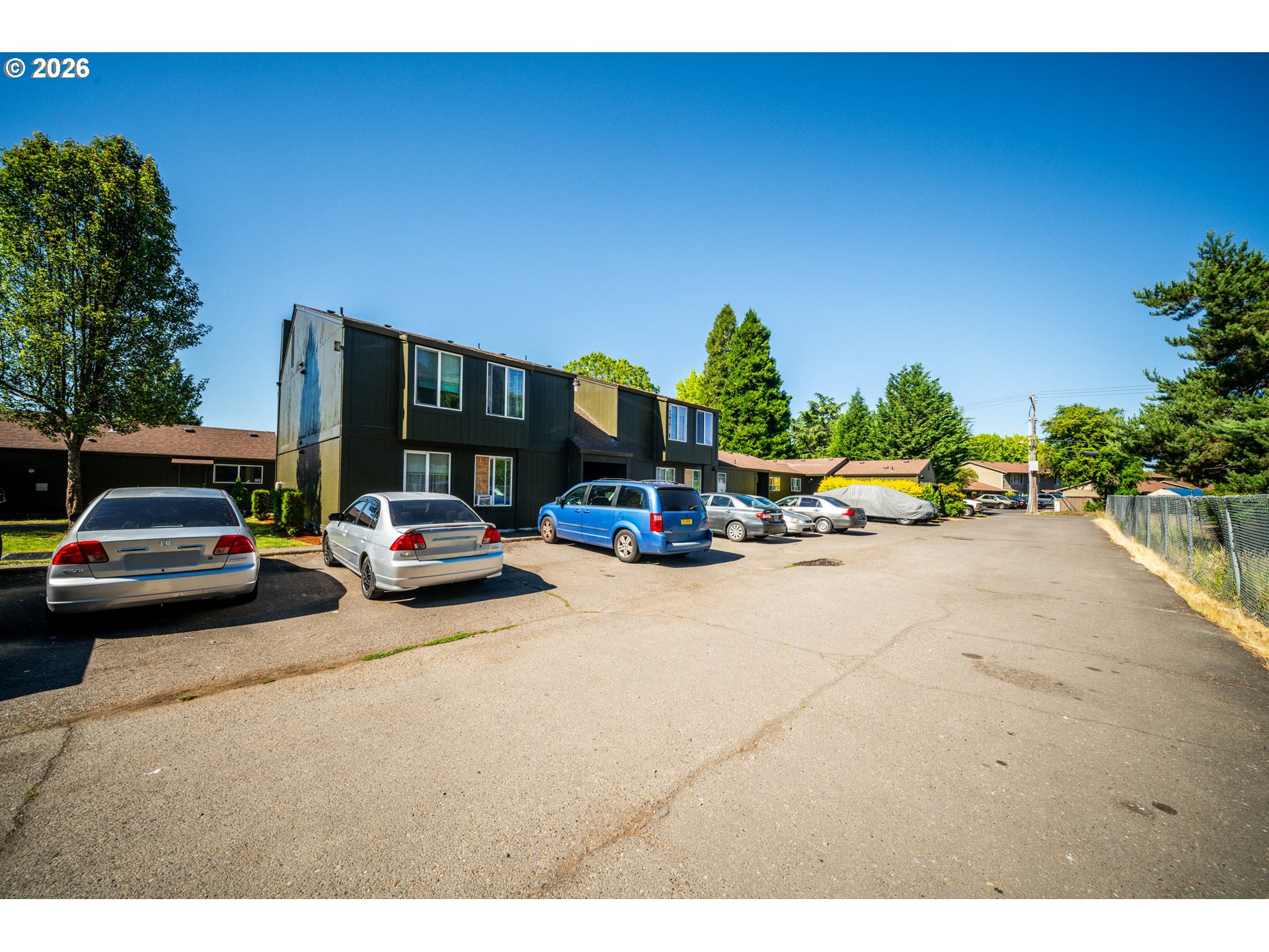 1046 NE 17TH AVE