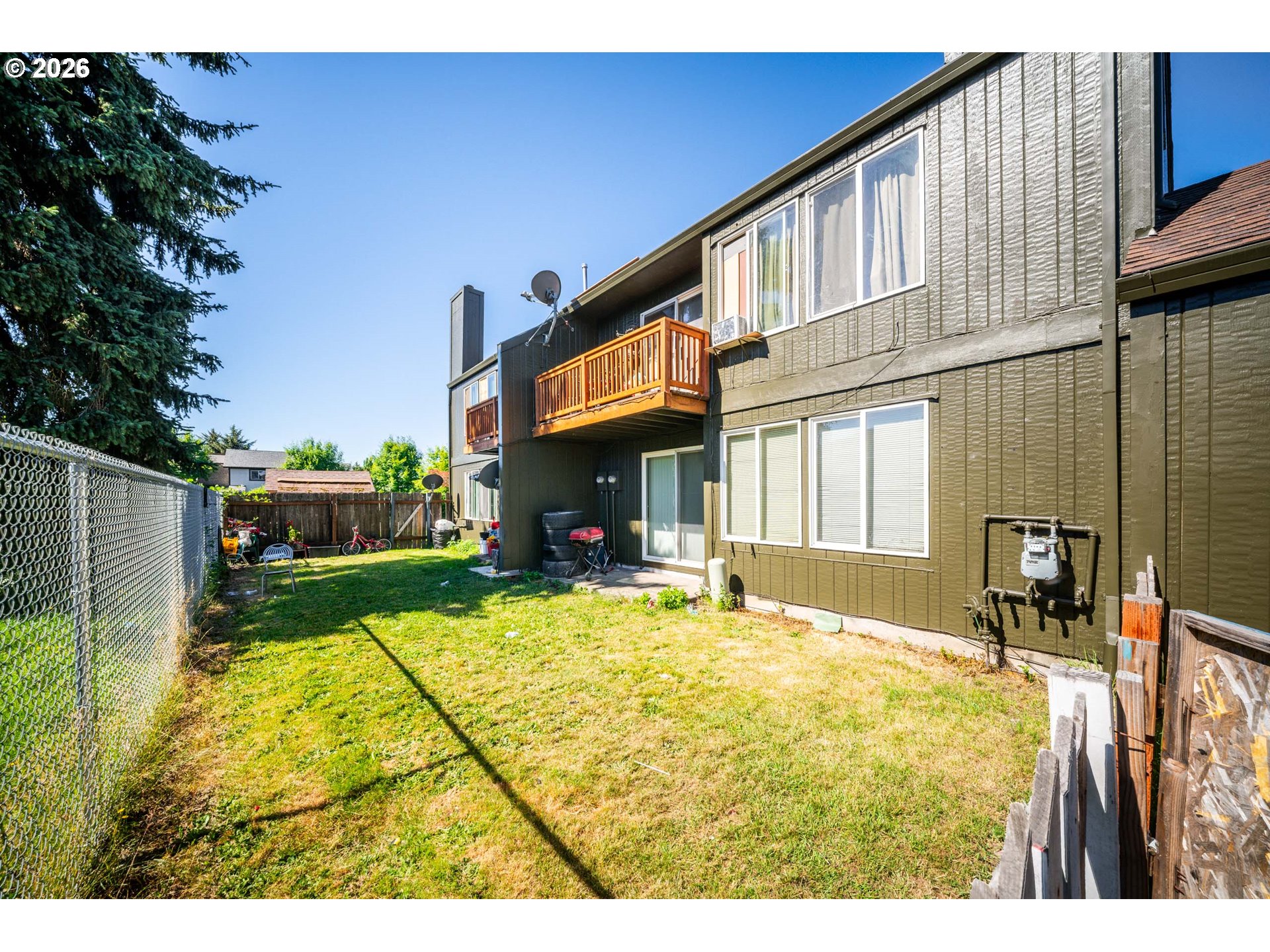 1046 NE 17TH AVE