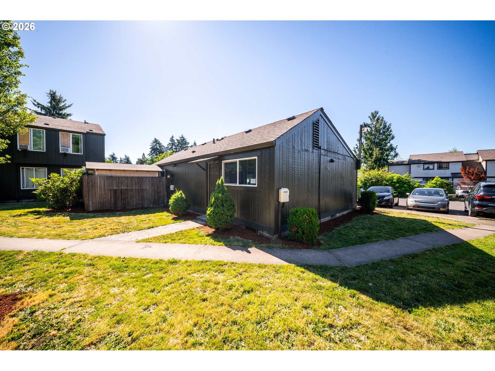 1046 NE 17TH AVE