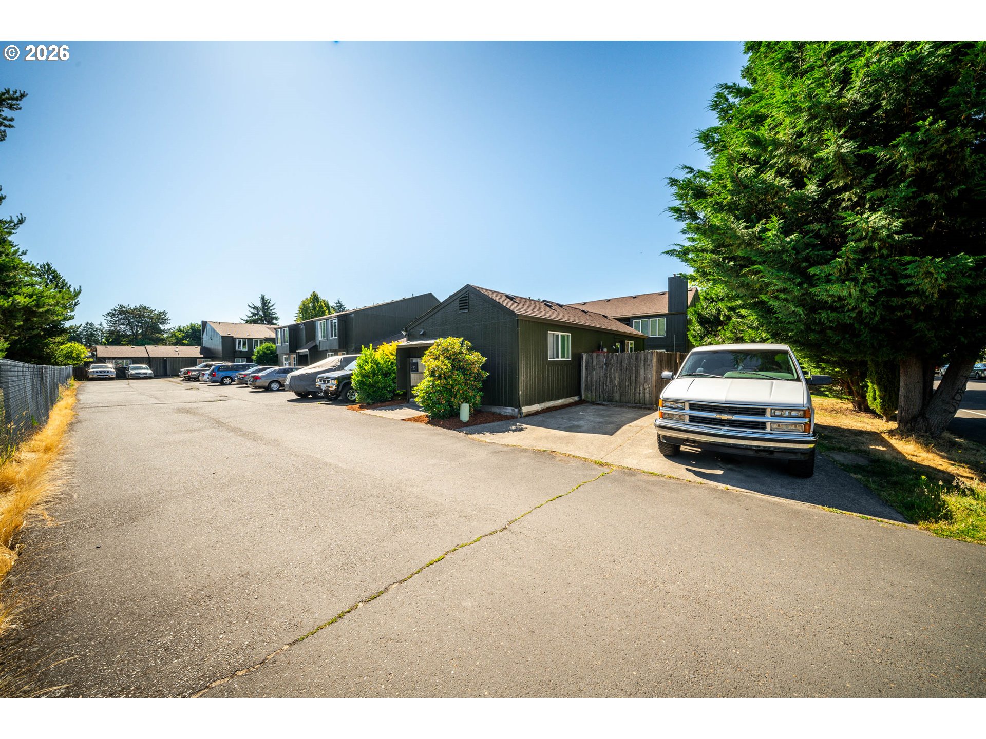 1046 NE 17TH AVE