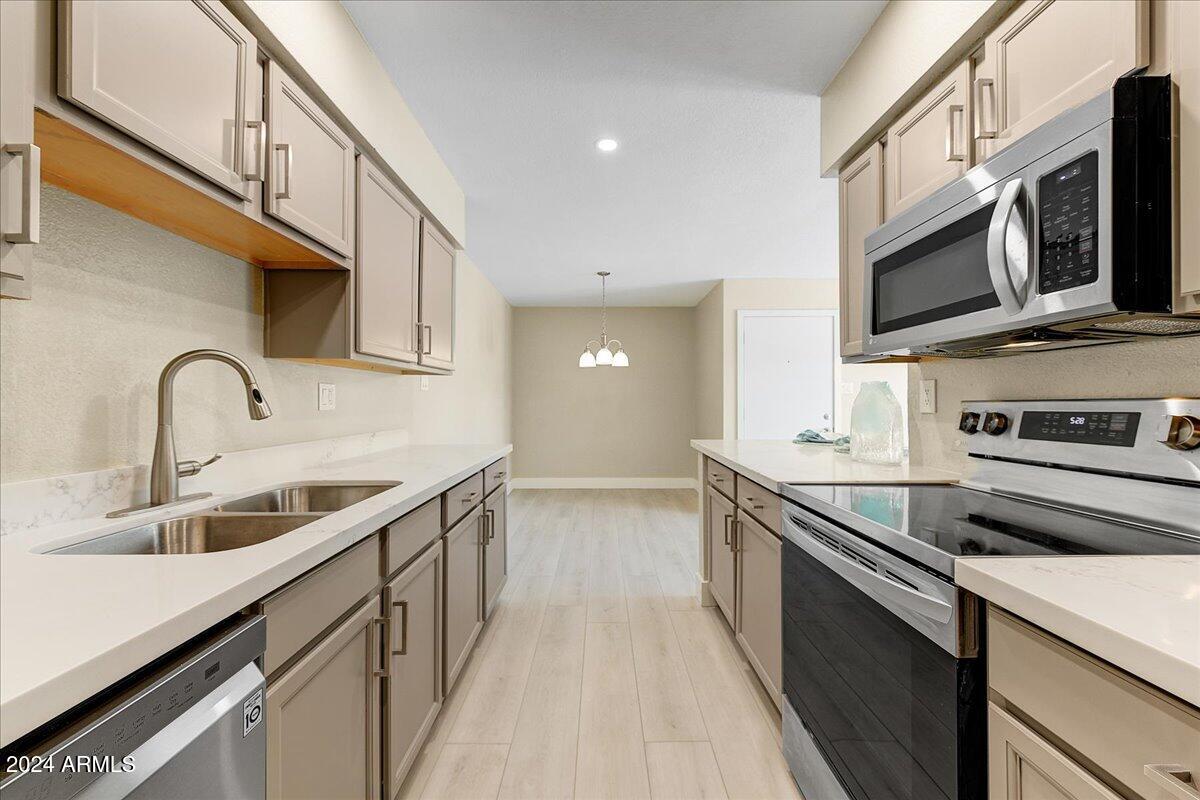 5995 N 78TH Street 2050