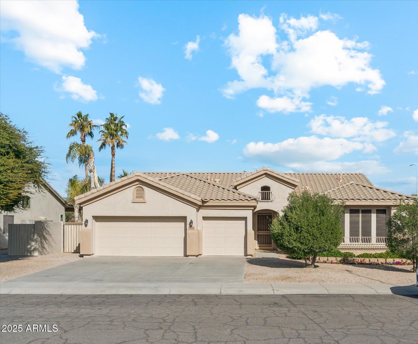 630 W ORIOLE Way