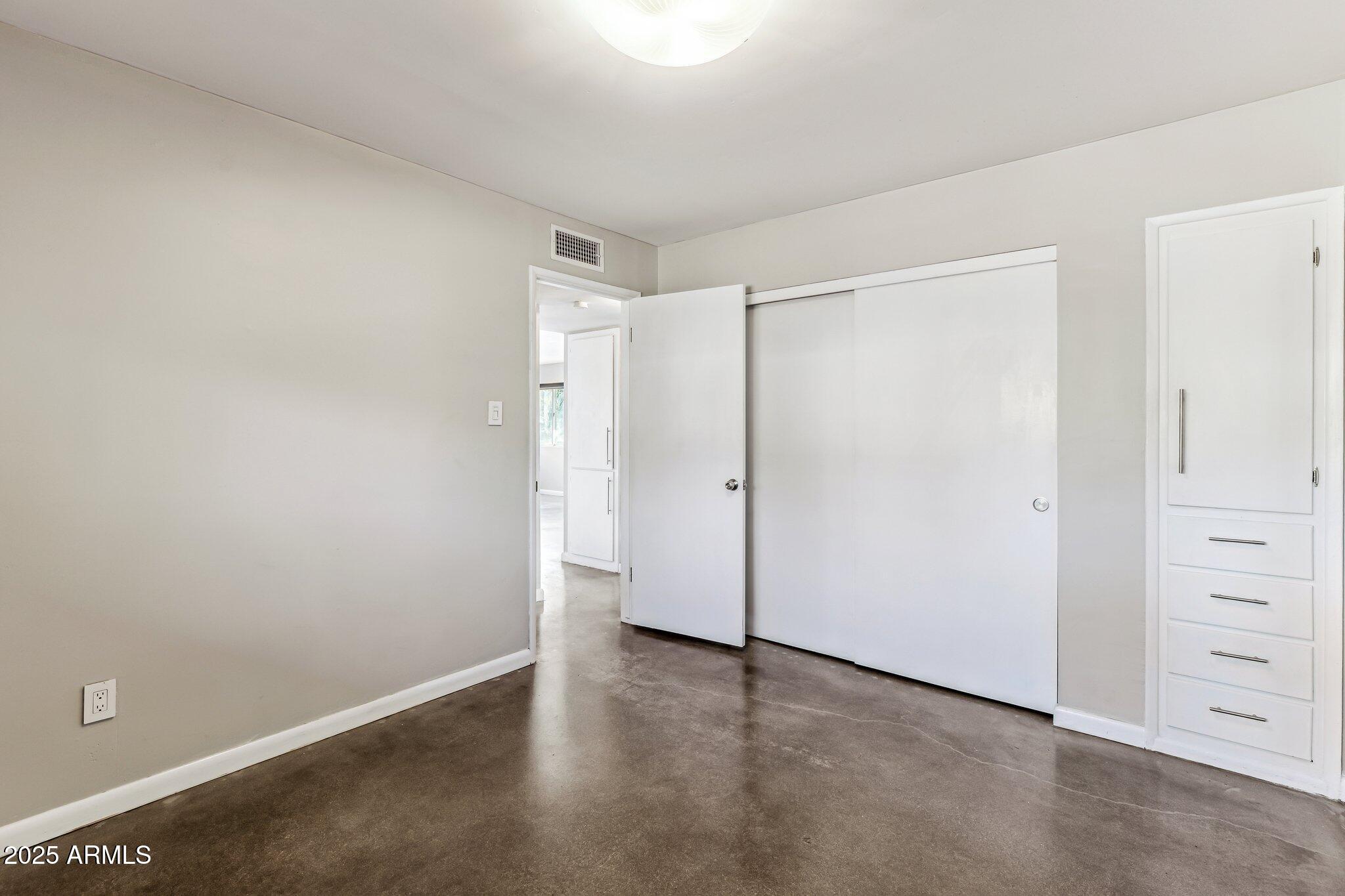 1402 E Royal Palm Road
