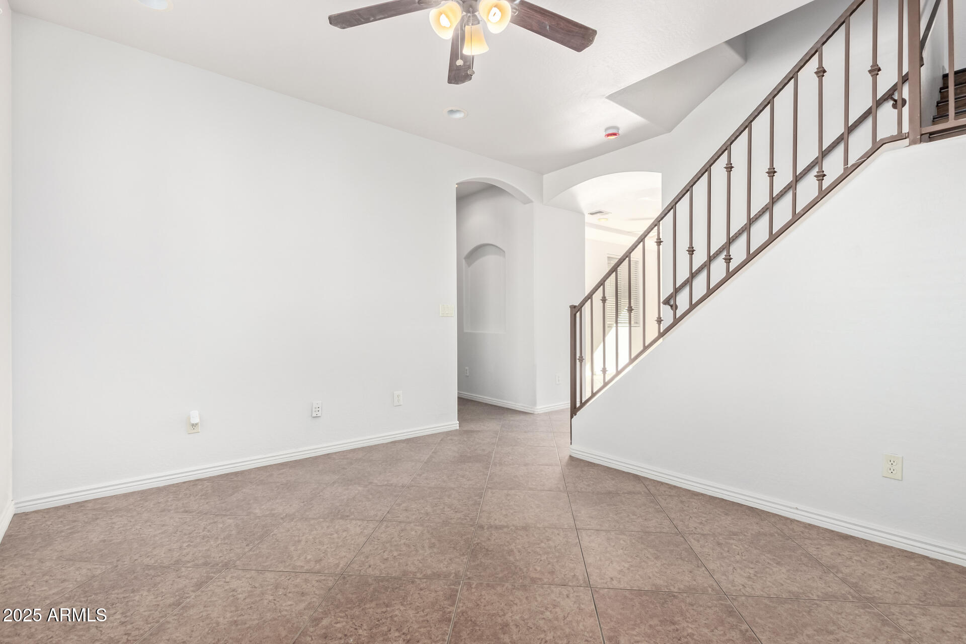 1127 W AUBURN Street