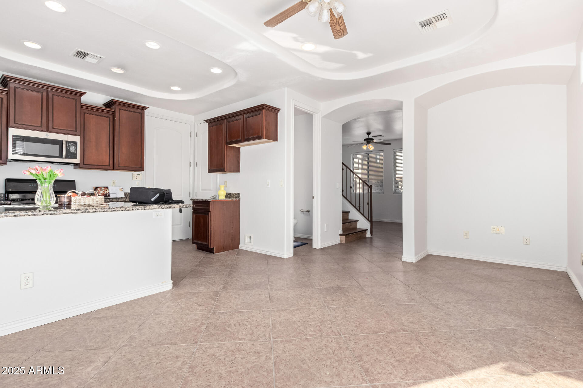 1127 W AUBURN Street
