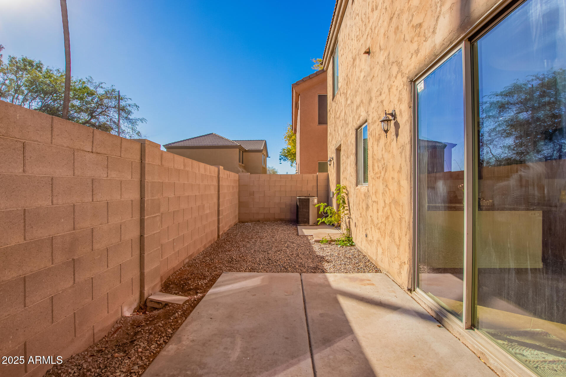 1127 W AUBURN Street