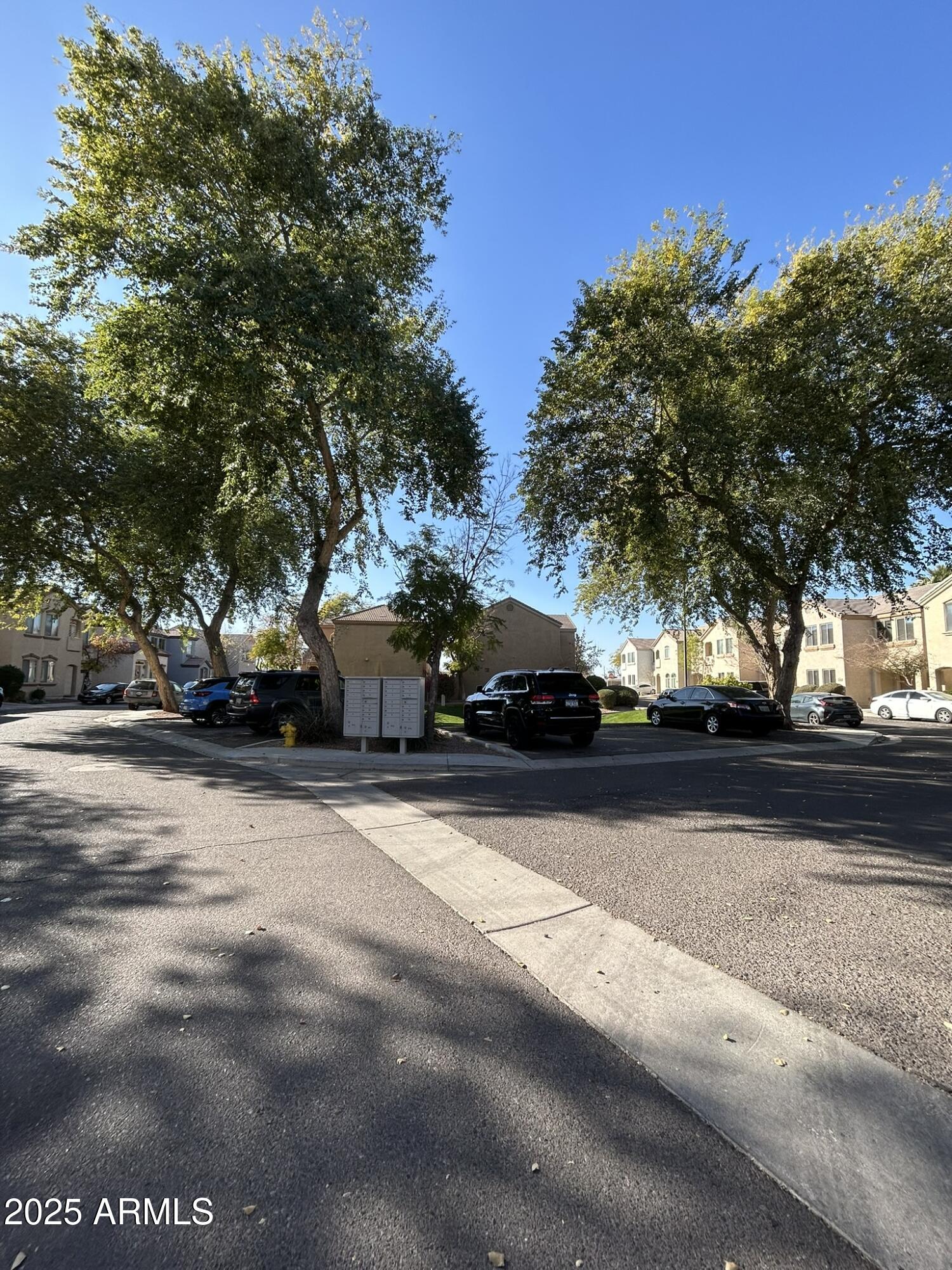 1127 W AUBURN Street