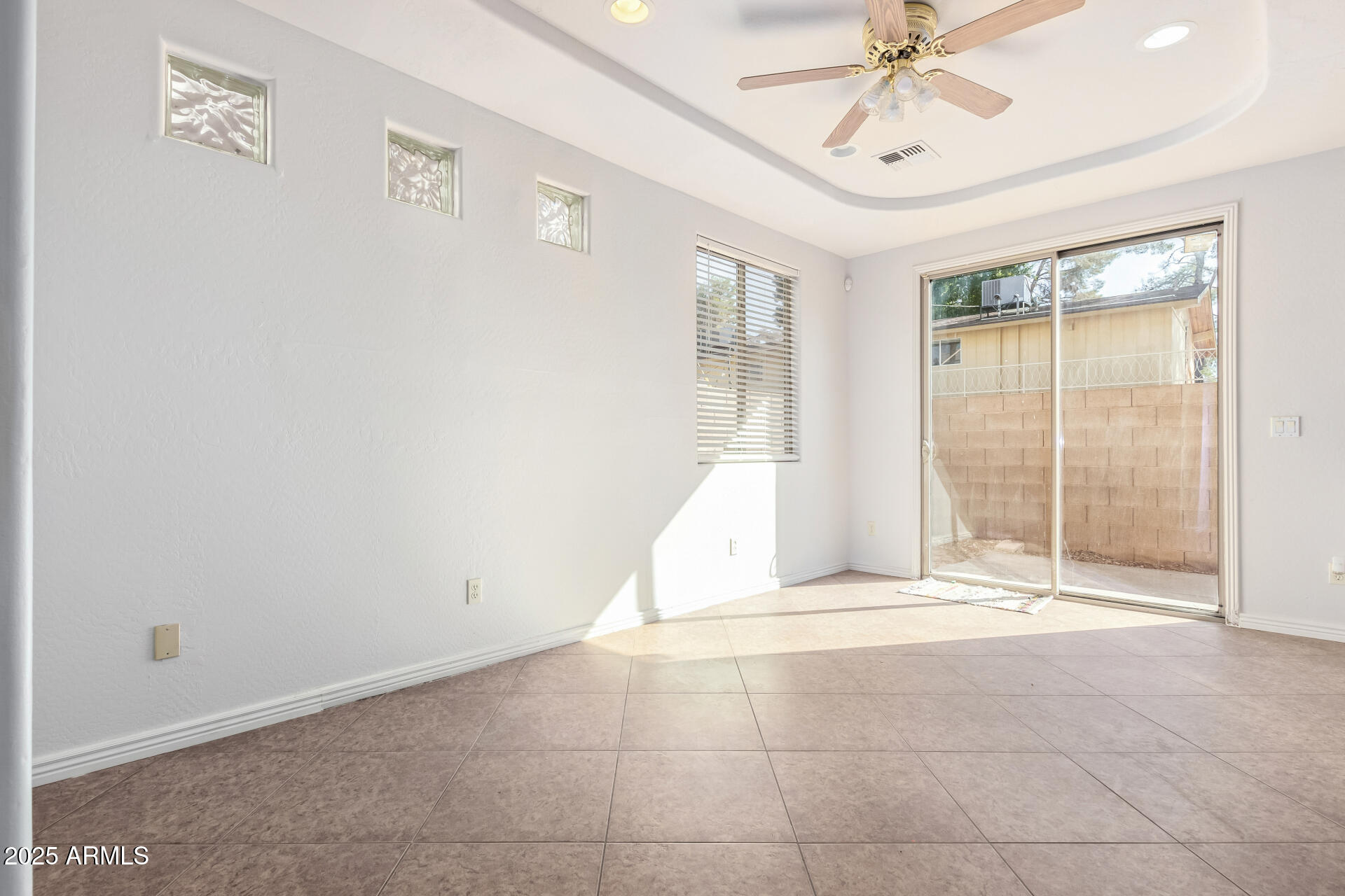 1127 W AUBURN Street