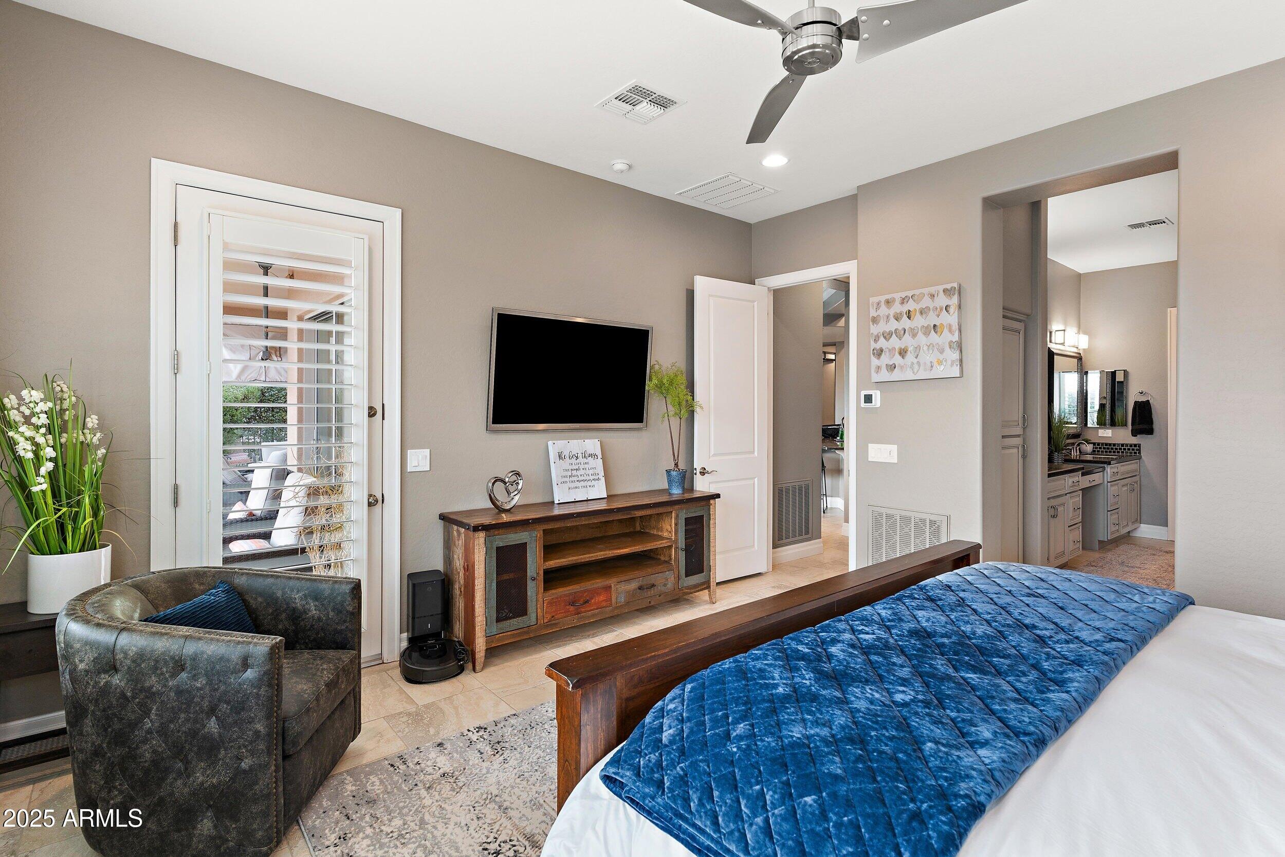 1457 E COPPER Hollow