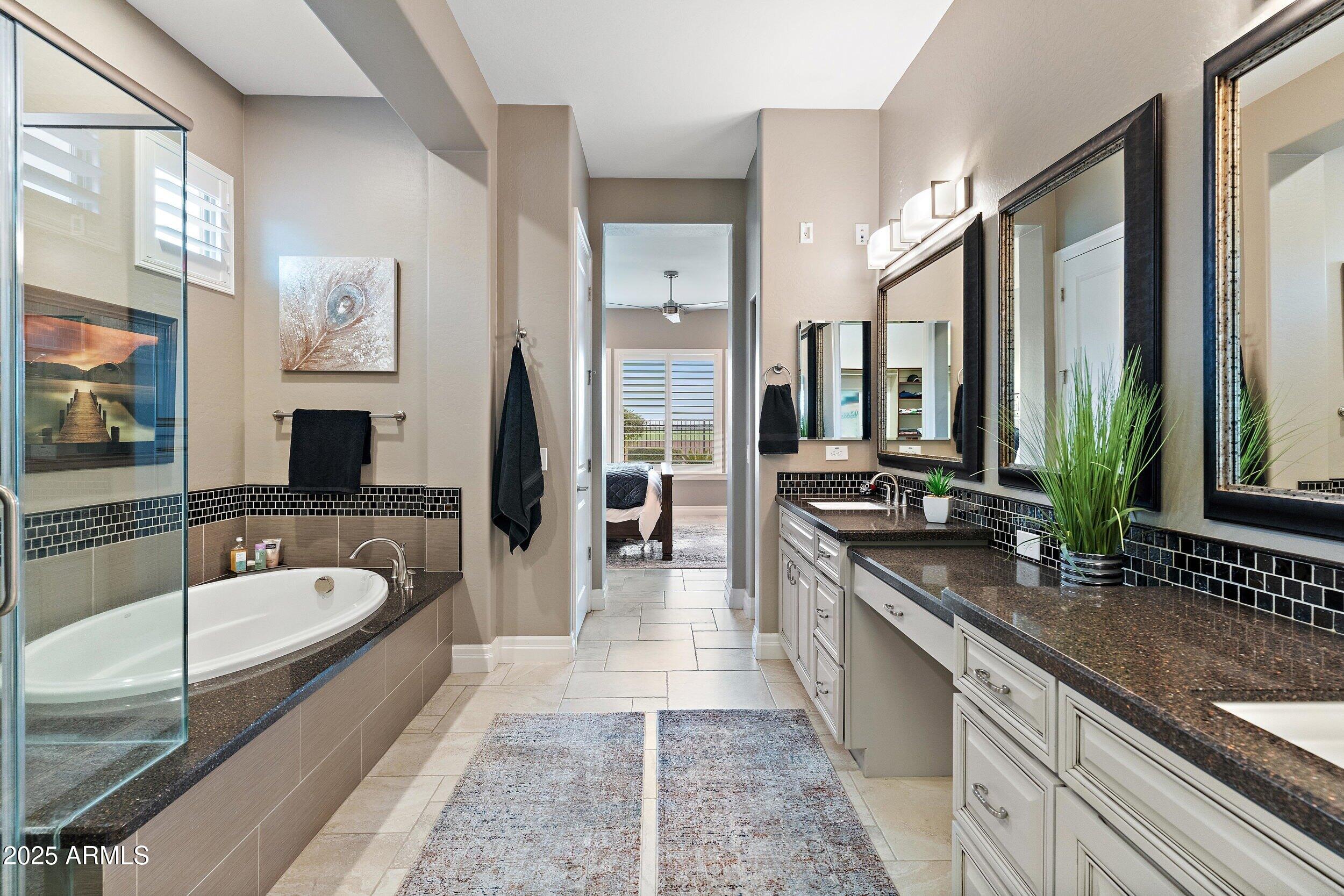 1457 E COPPER Hollow