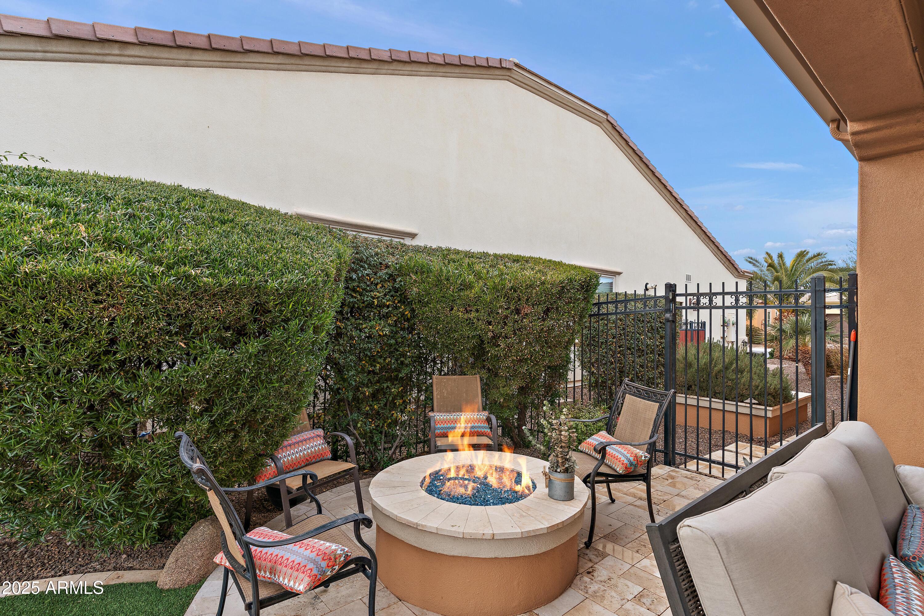 1457 E COPPER Hollow
