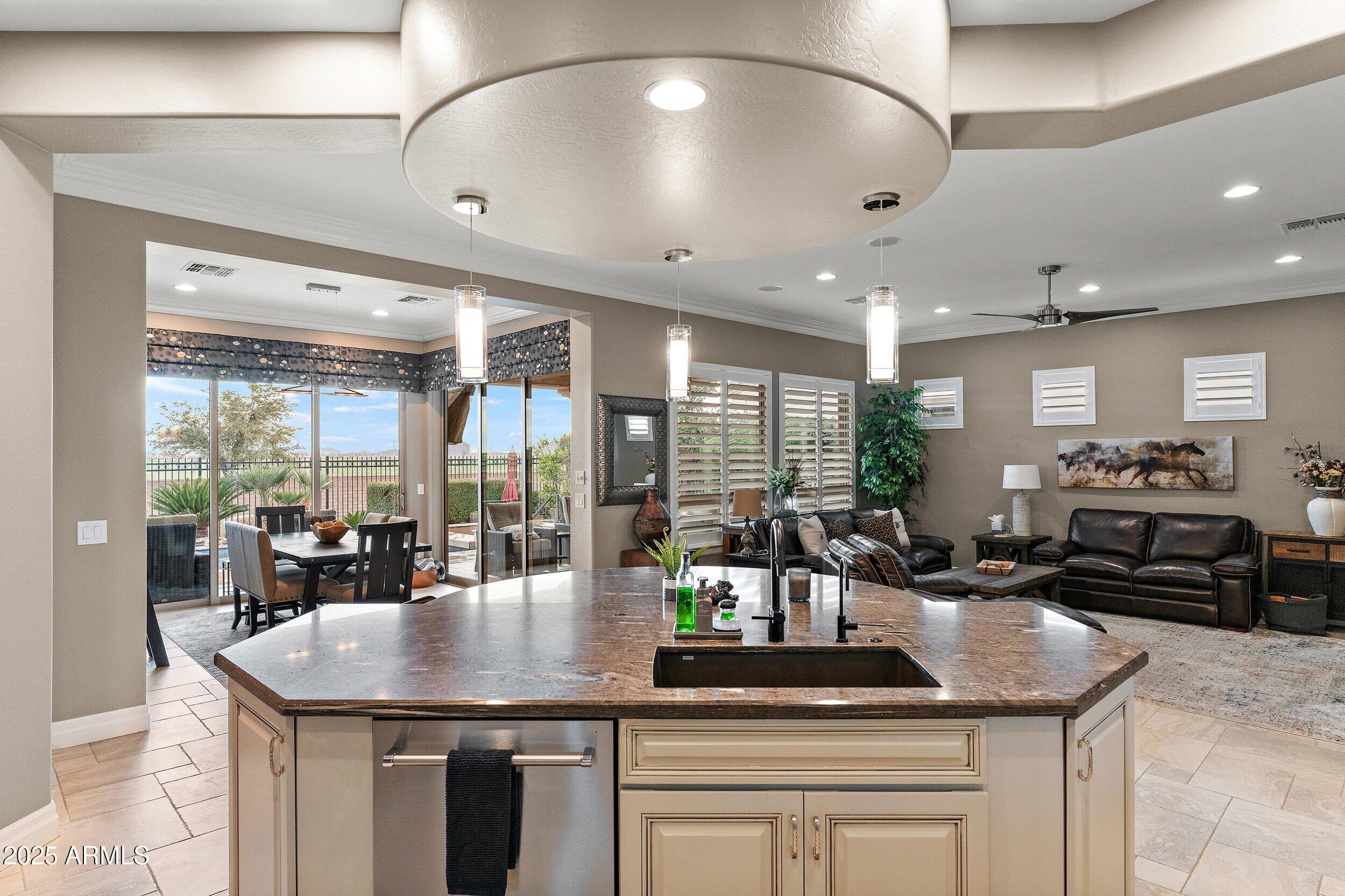 1457 E COPPER Hollow