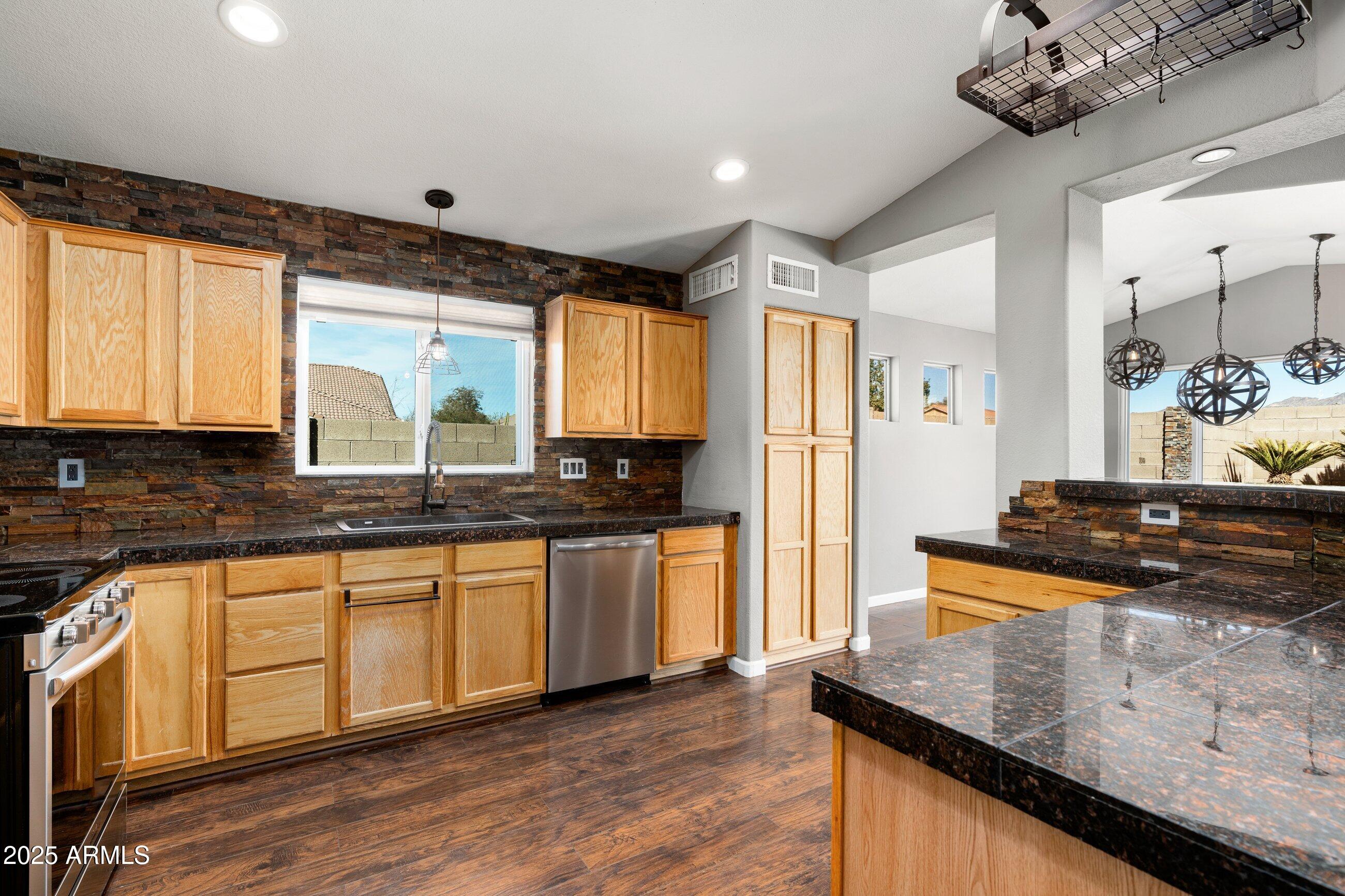 11332 E DES MOINES Circle