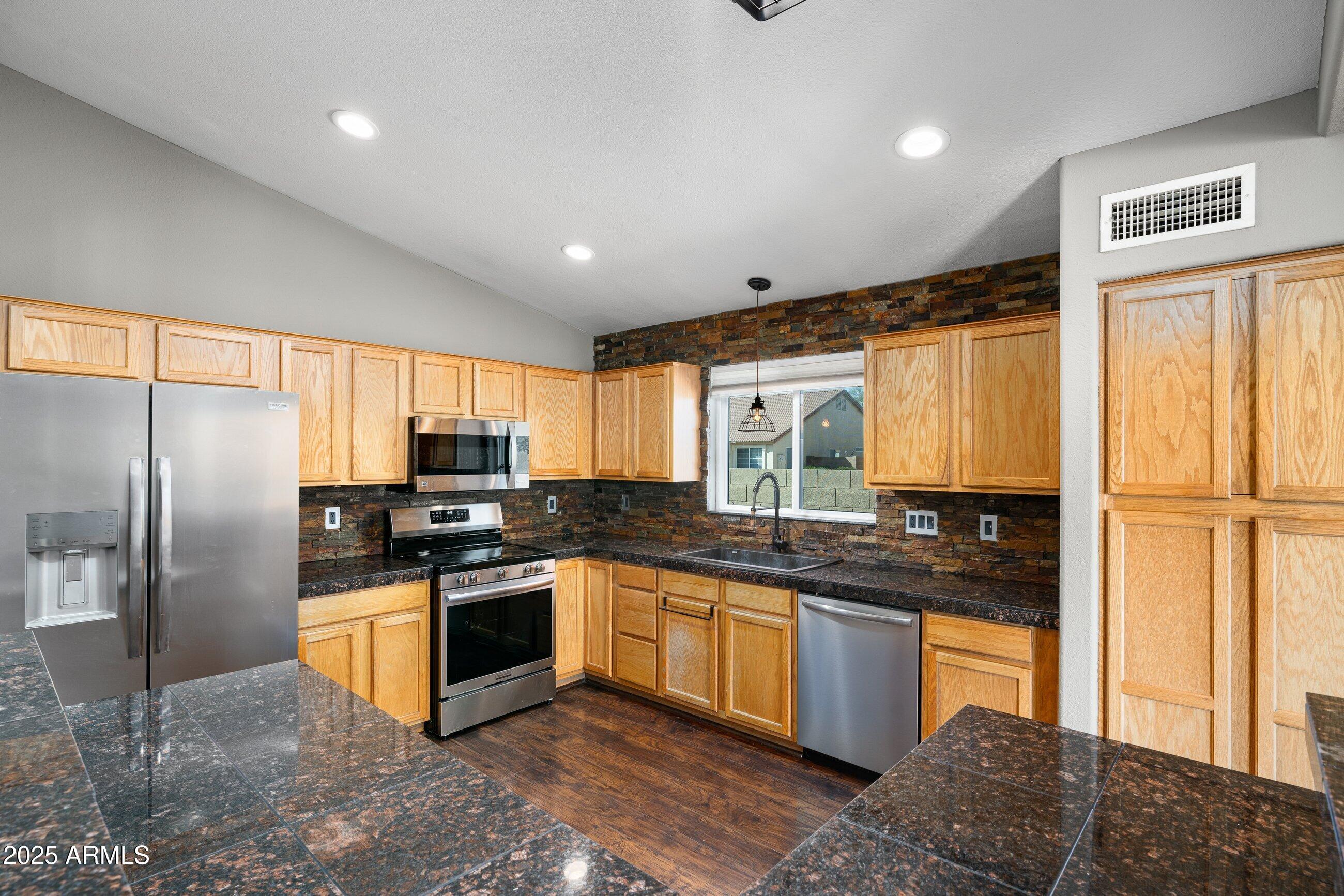 11332 E DES MOINES Circle