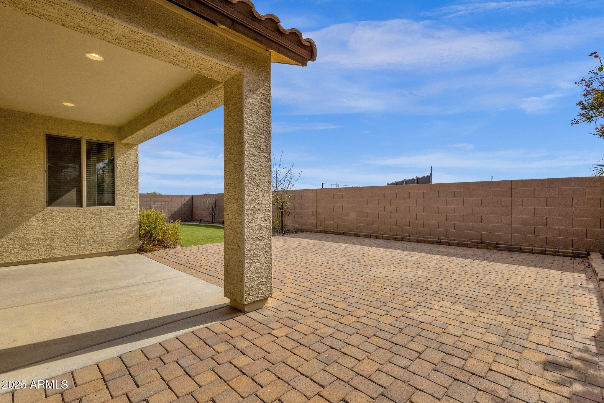 2981 E GLENHAVEN Drive