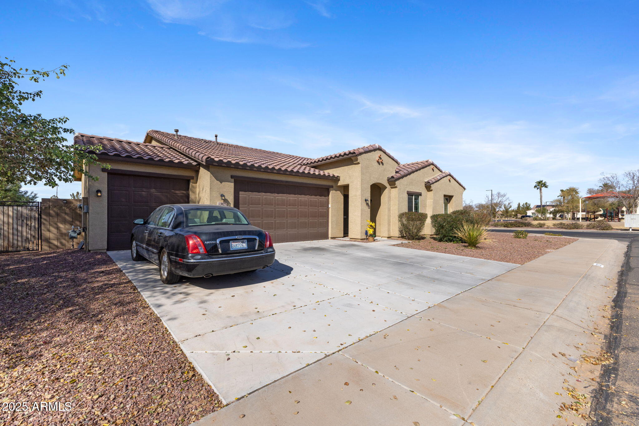 3027 N SPRING Lane