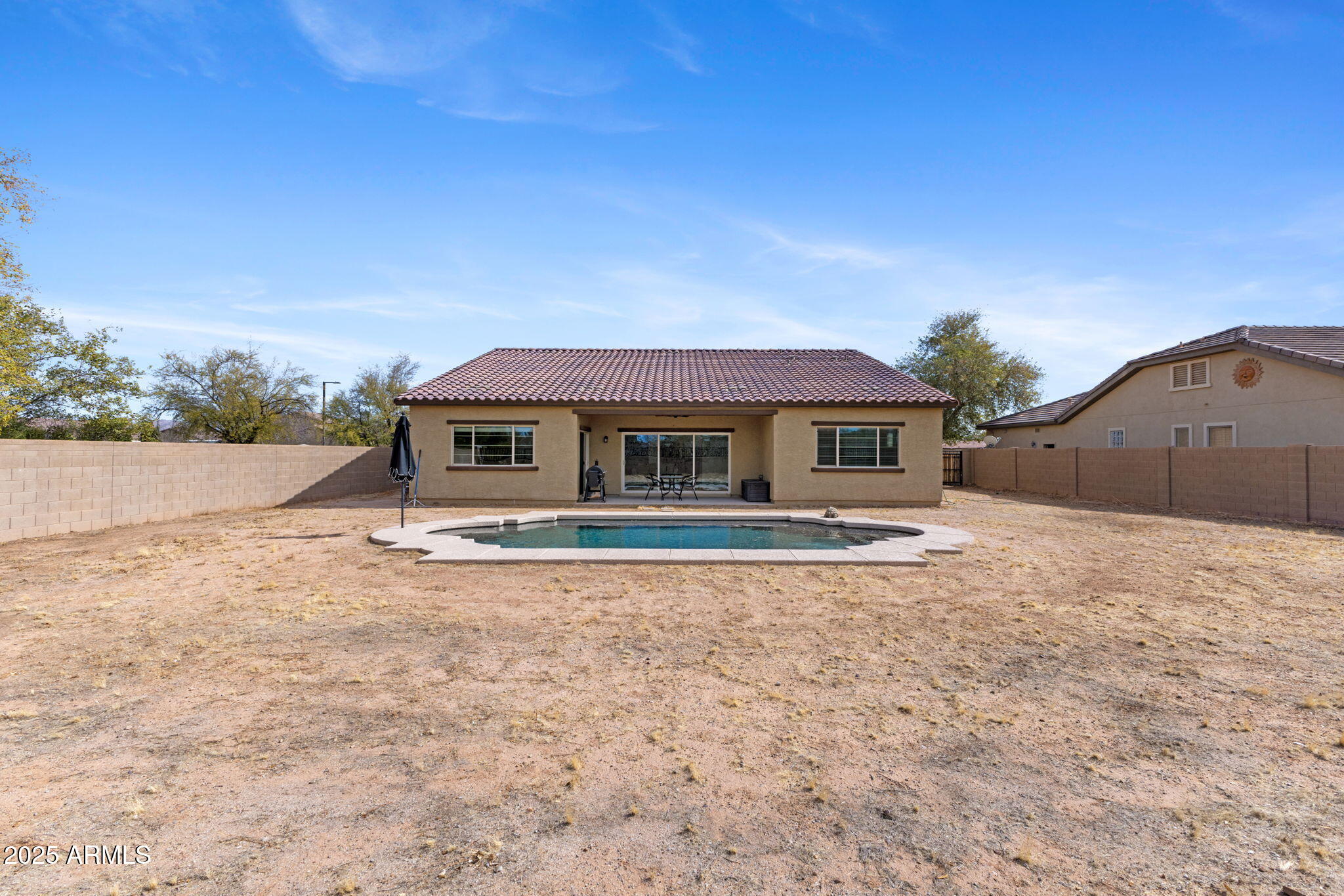 3027 N SPRING Lane