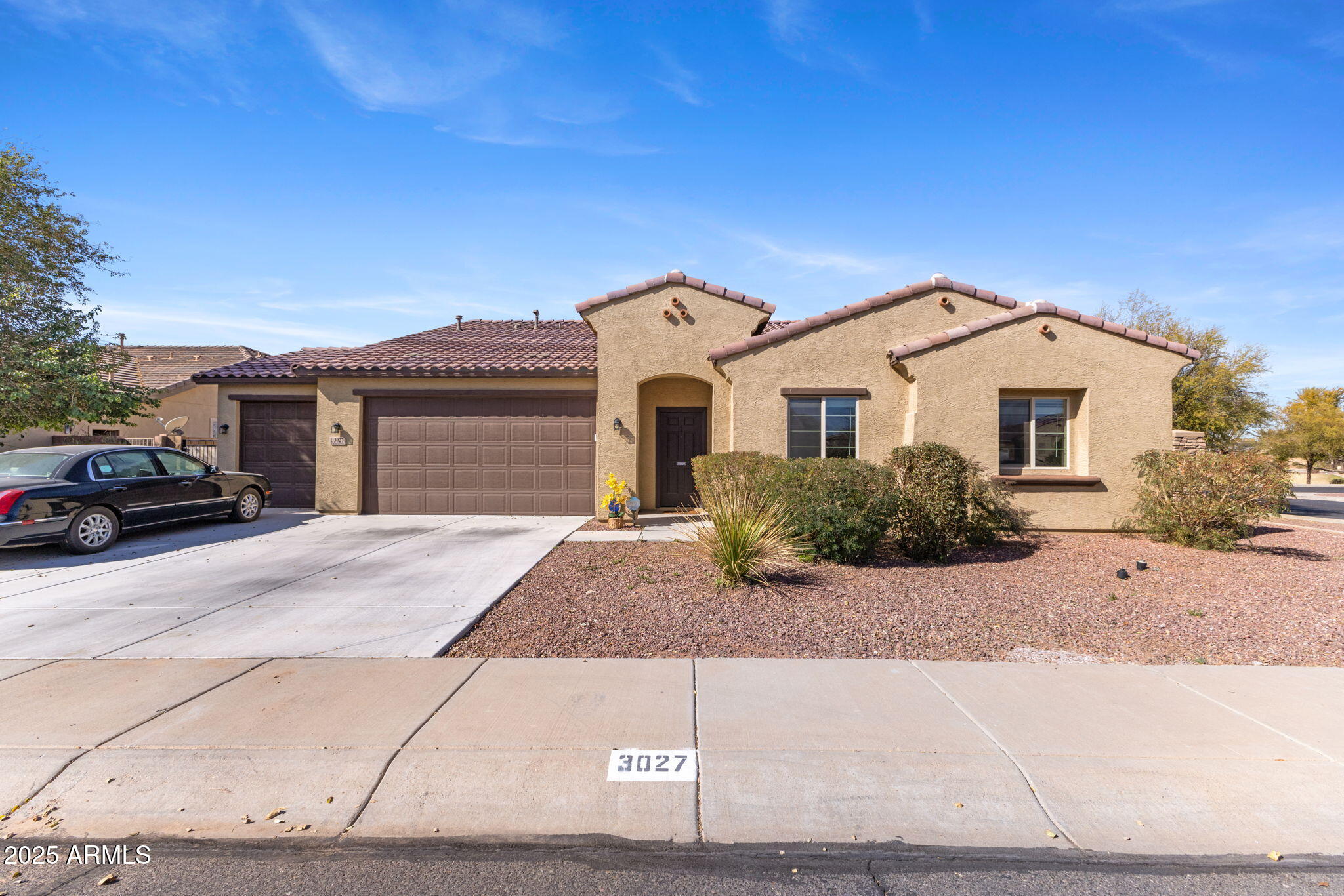 3027 N SPRING Lane