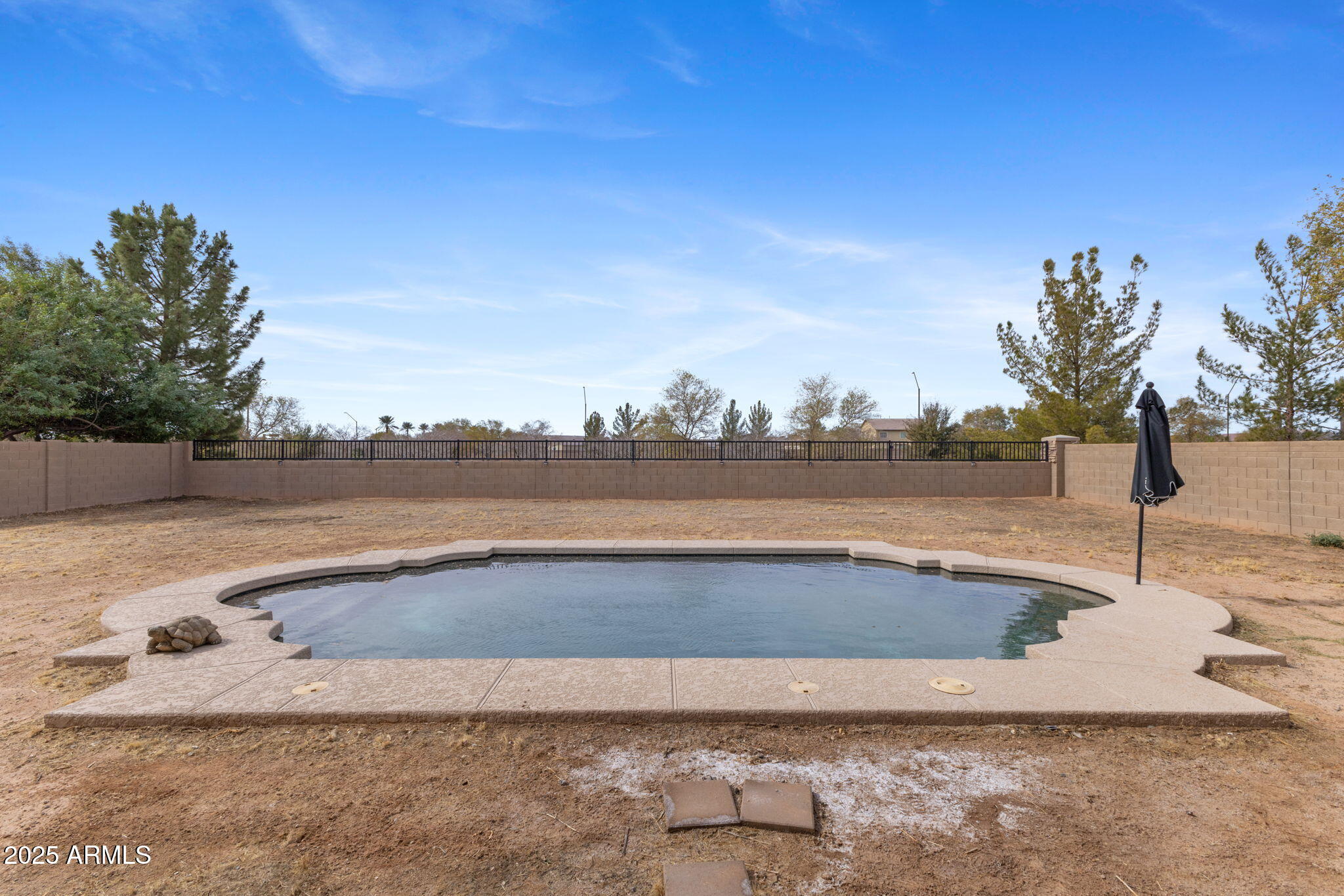 3027 N SPRING Lane