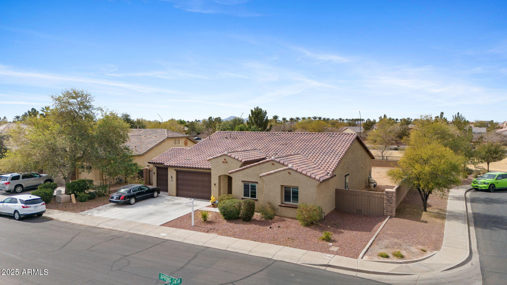3027 N SPRING Lane