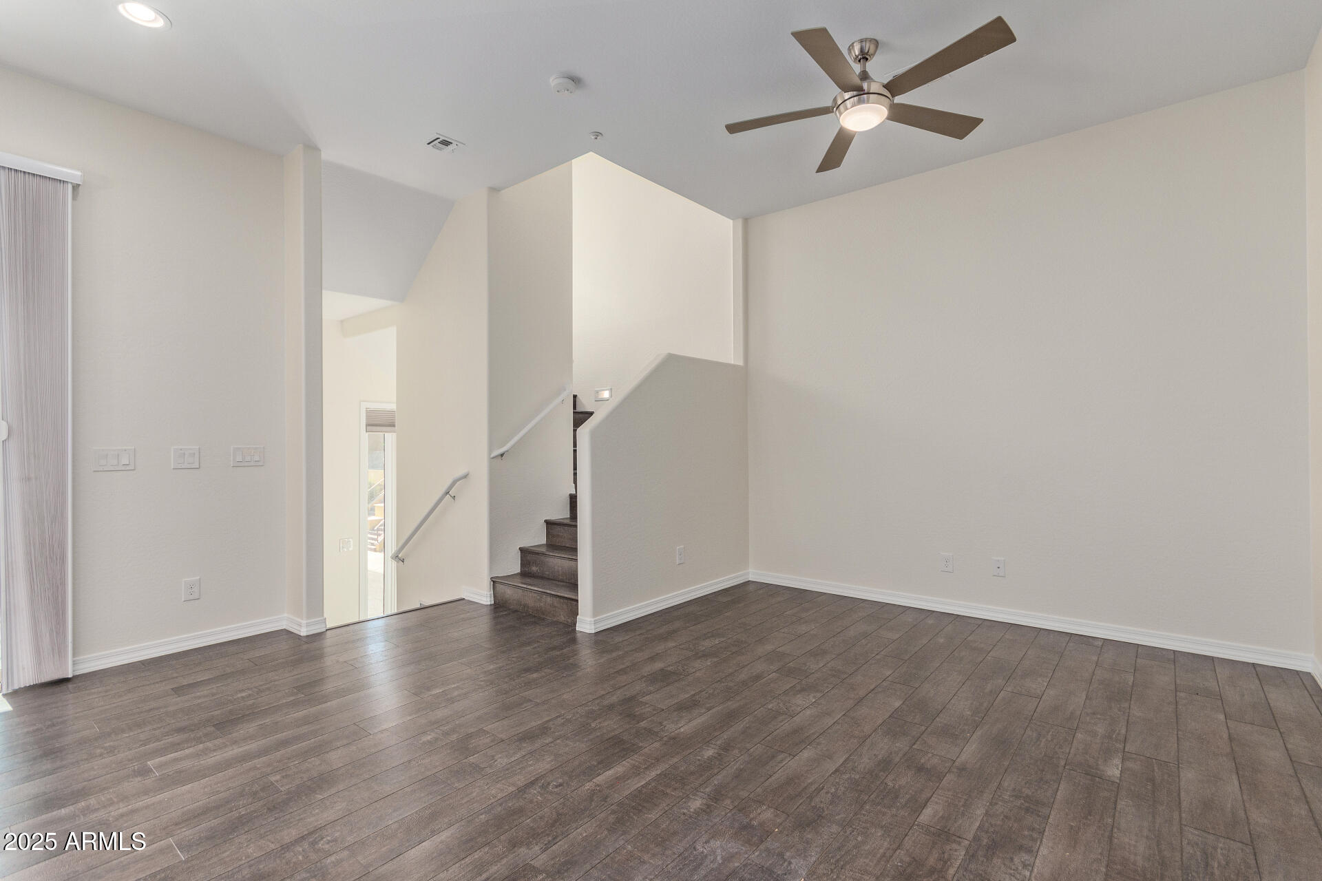 7130 W Linda Lane
