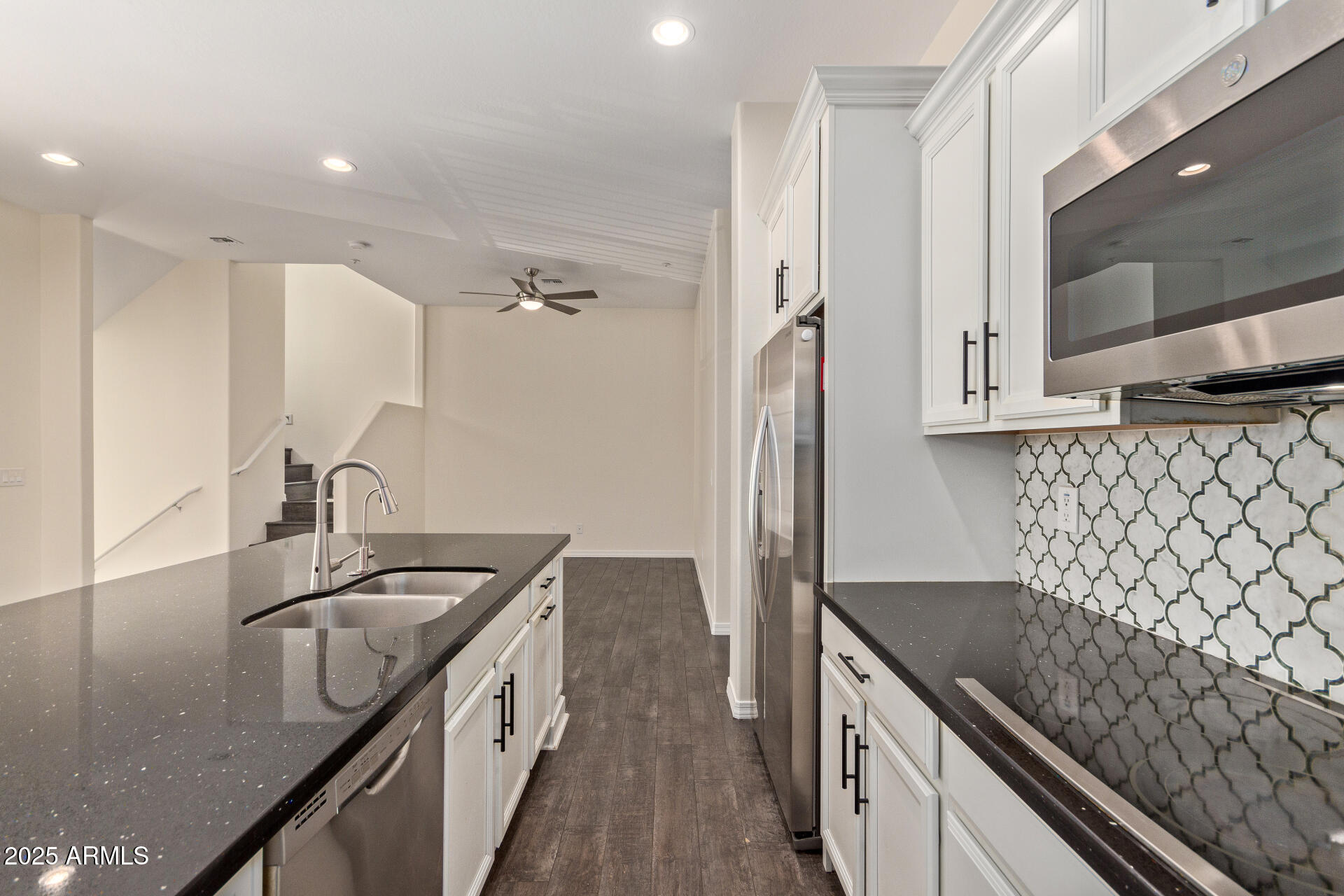 7130 W Linda Lane
