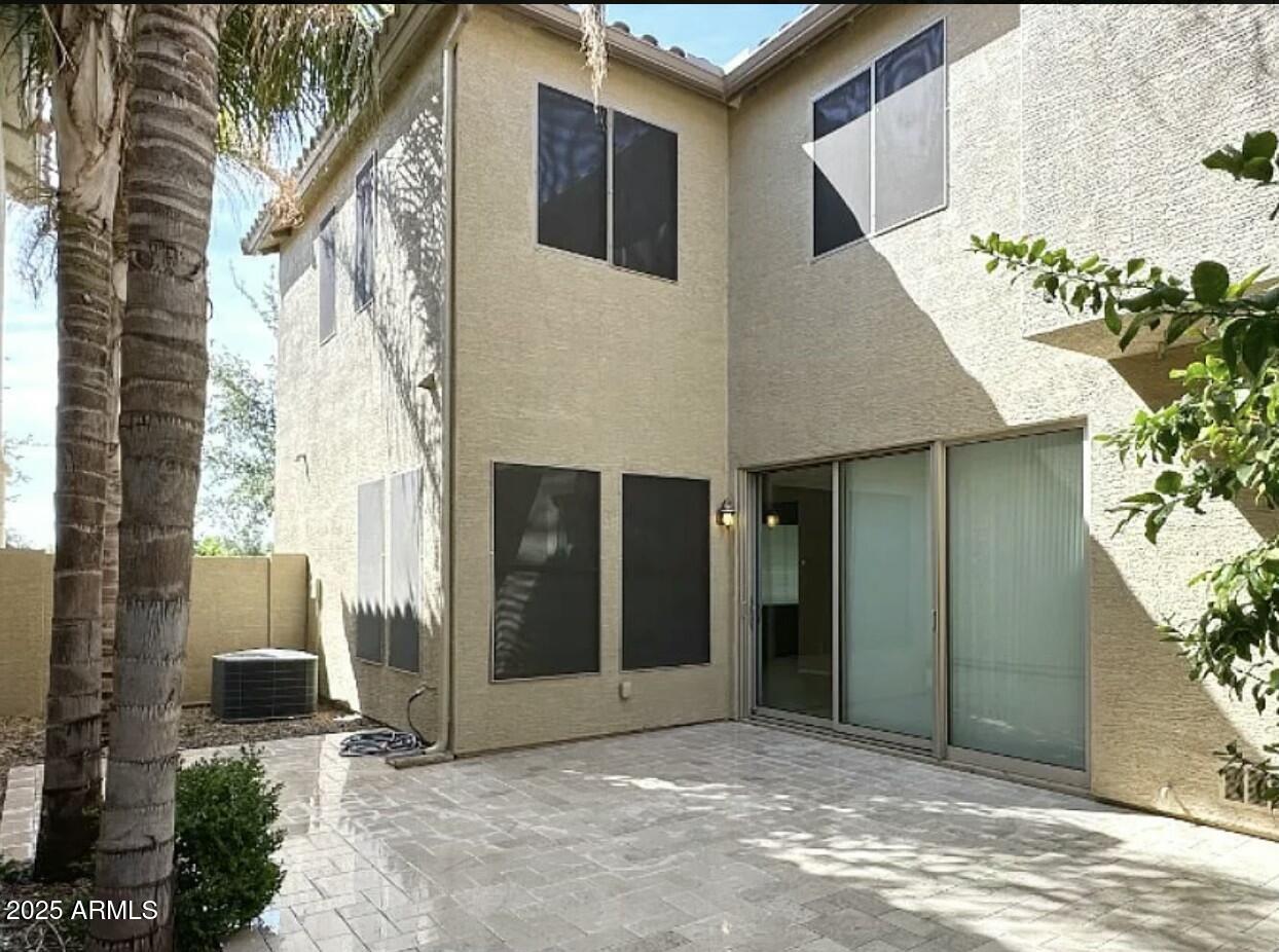 3512 S Falcon Drive